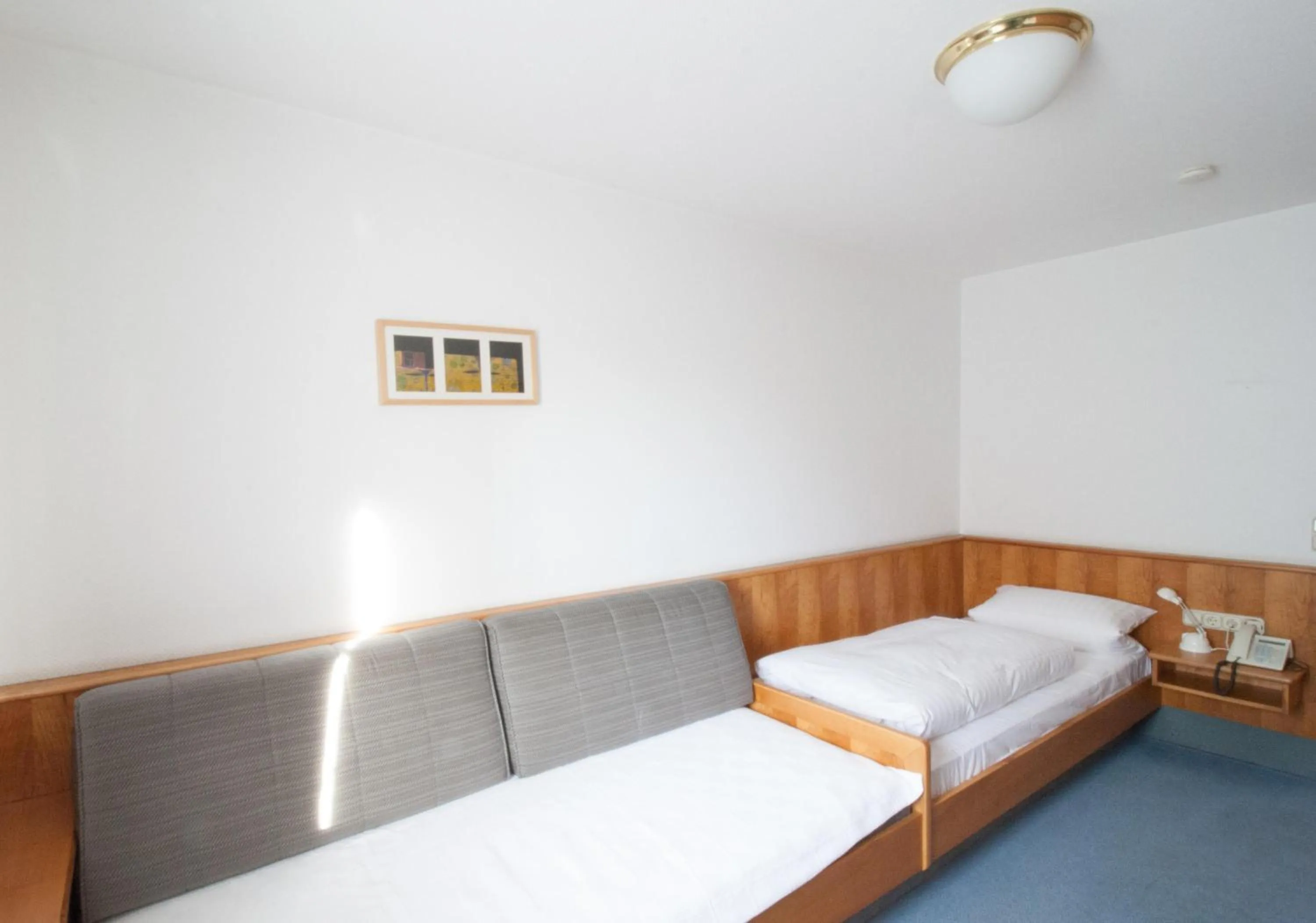 Living room, Bed in Hotel Krone Straßdorf