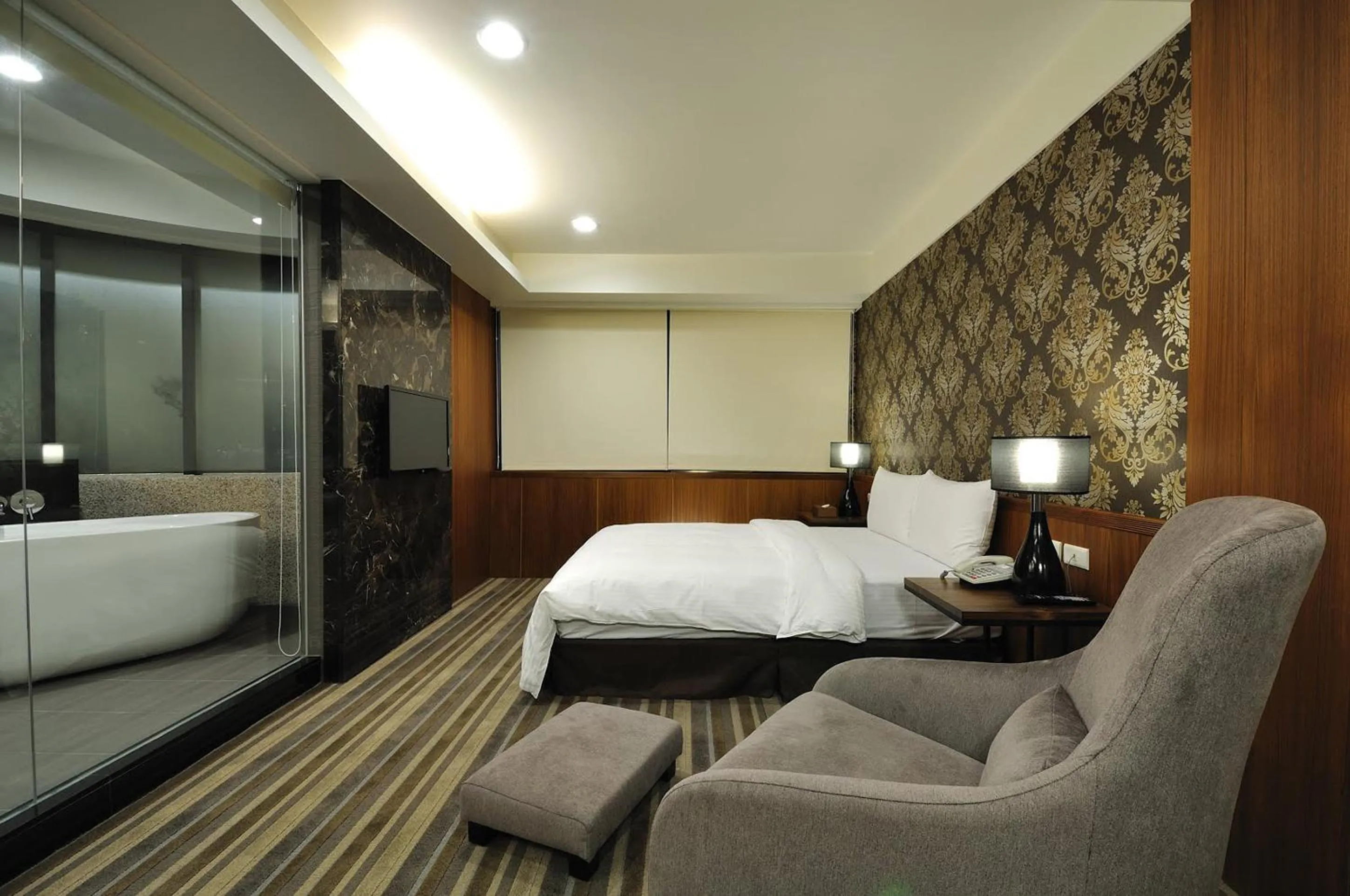 Photo of the whole room, Bed in Sun Sweet Hotel