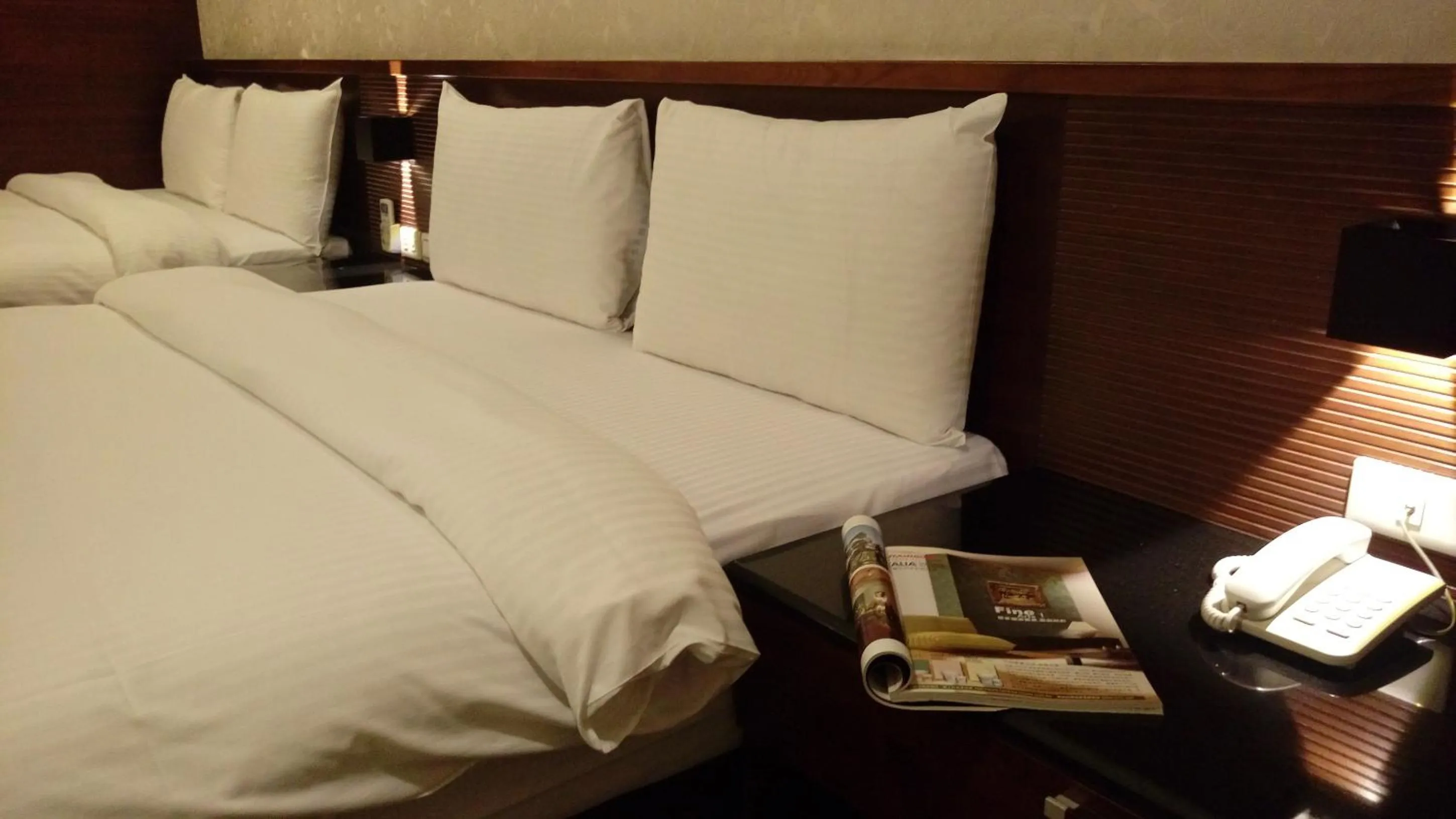 bunk bed, Bed in Sun Sweet Hotel