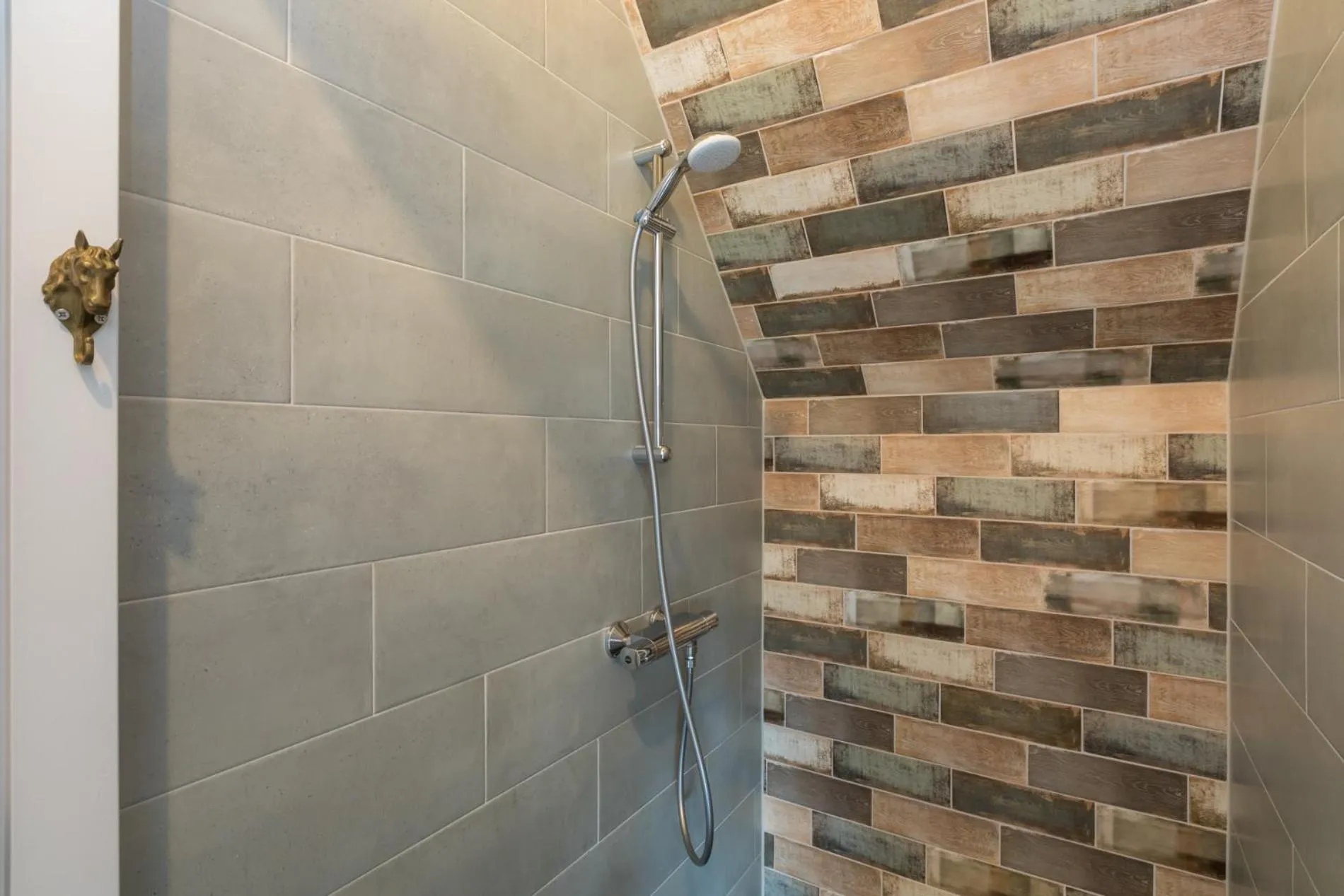 Bathroom in Ride by the Sea Guesthouse