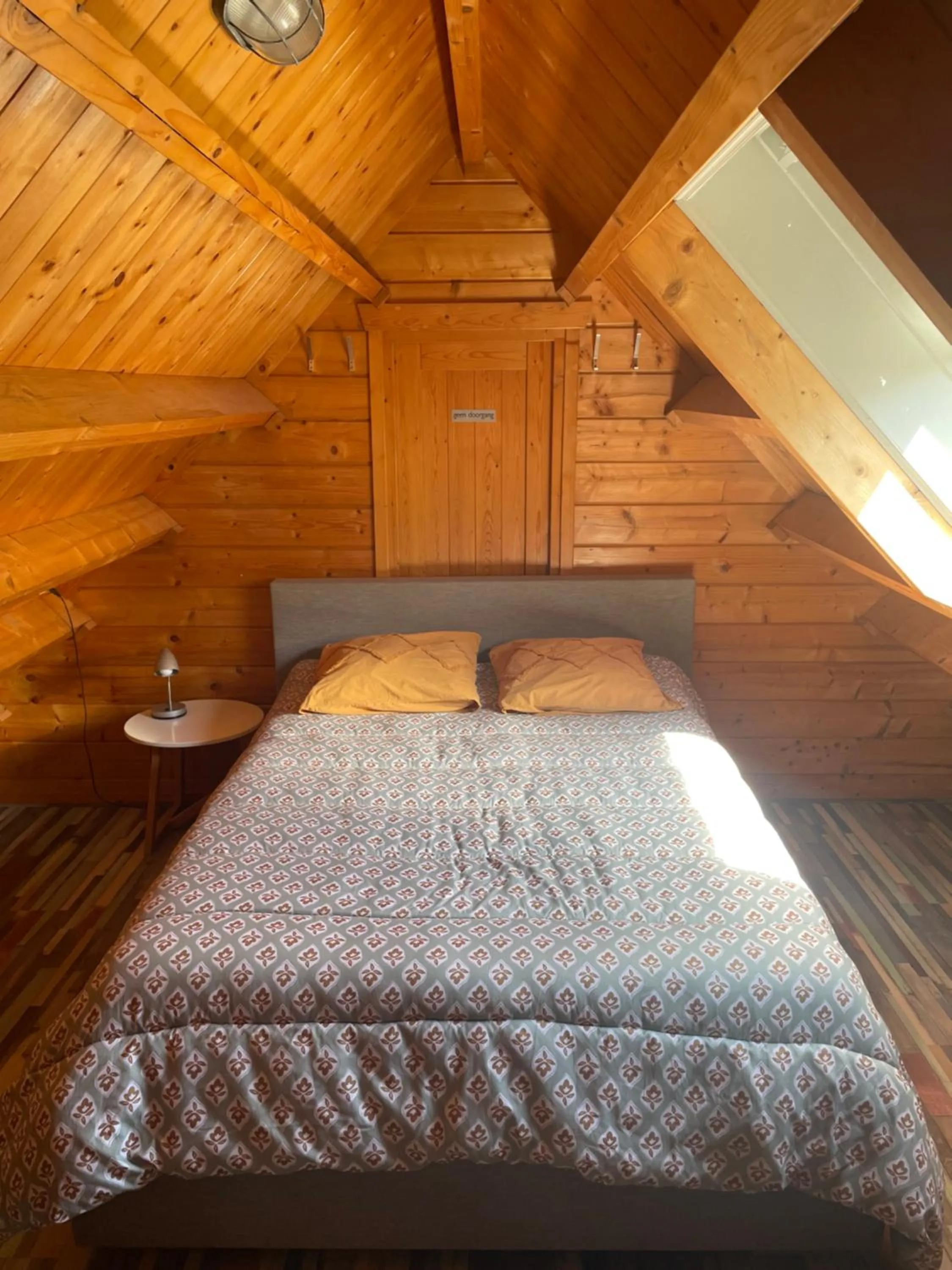 Bed in Ride by the Sea Guesthouse