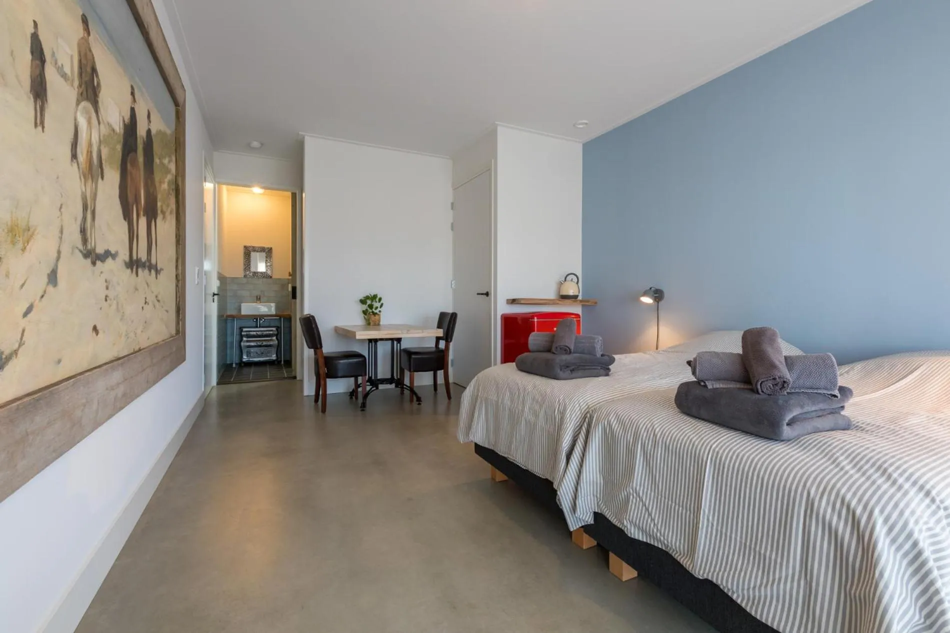 Photo of the whole room, Bed in Ride by the Sea Guesthouse