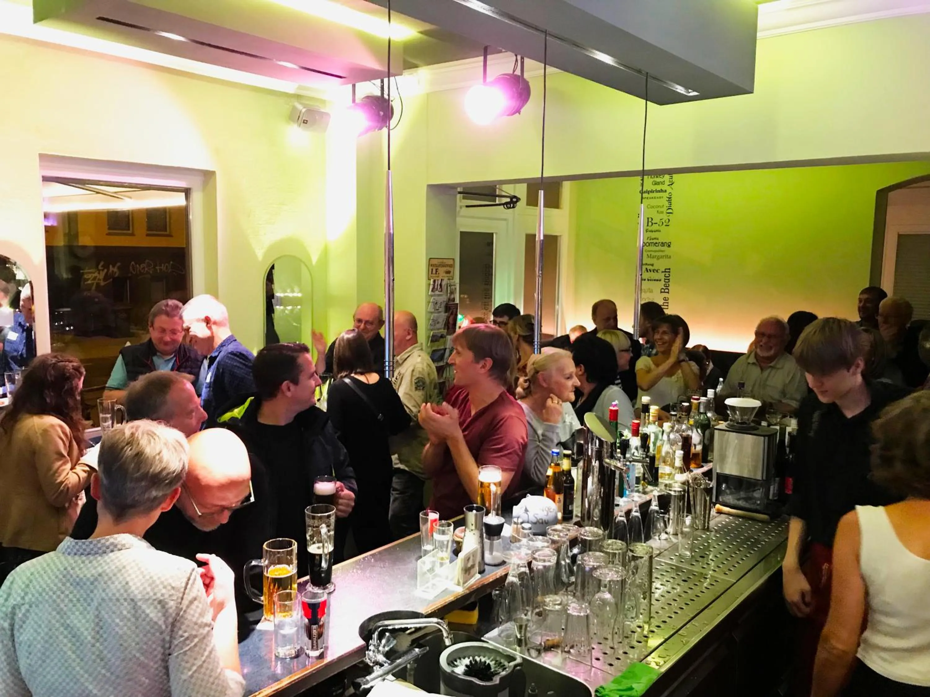 Restaurant/places to eat in Esprit Hotel