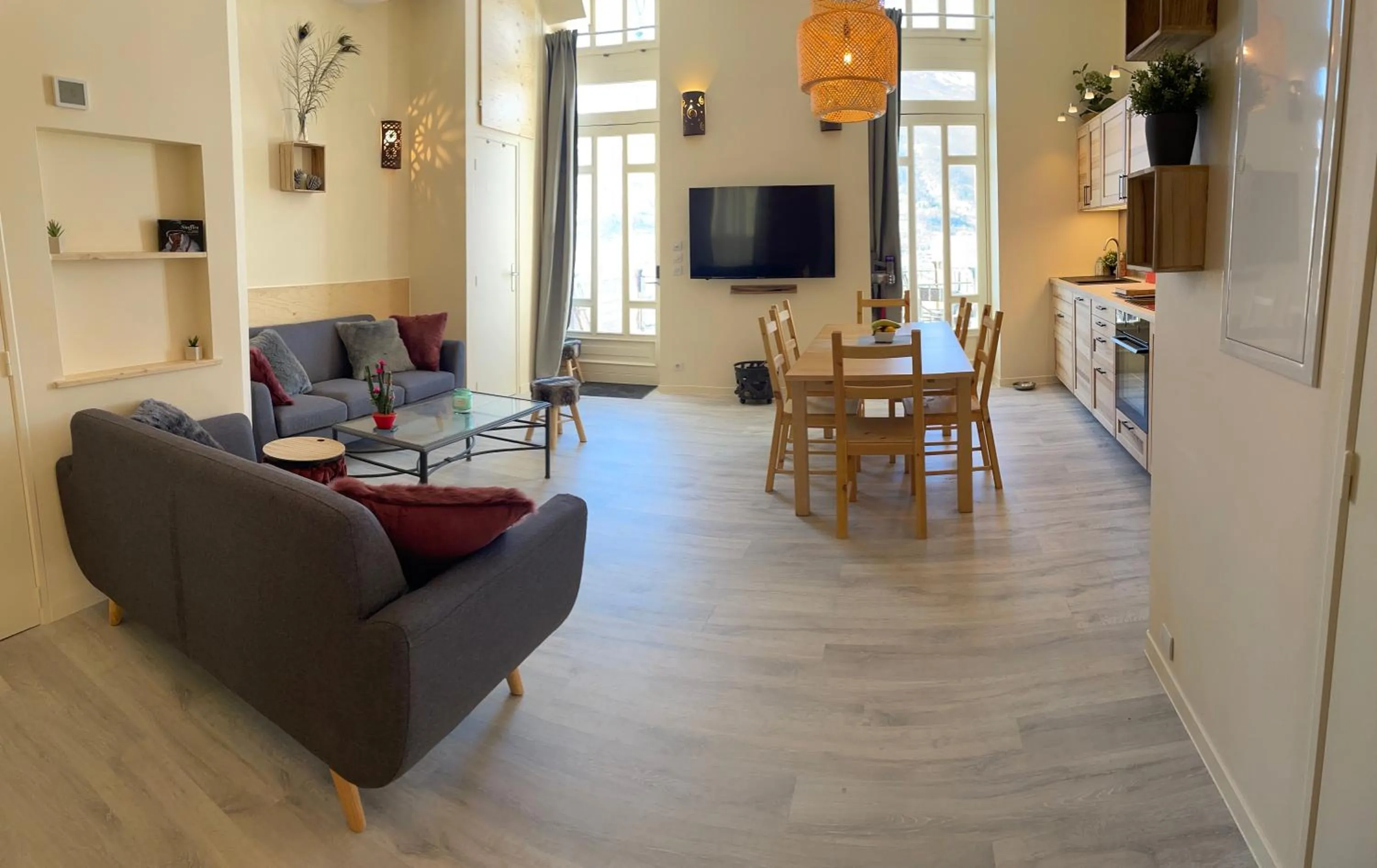 Dining area in Panorama apartment Briancon