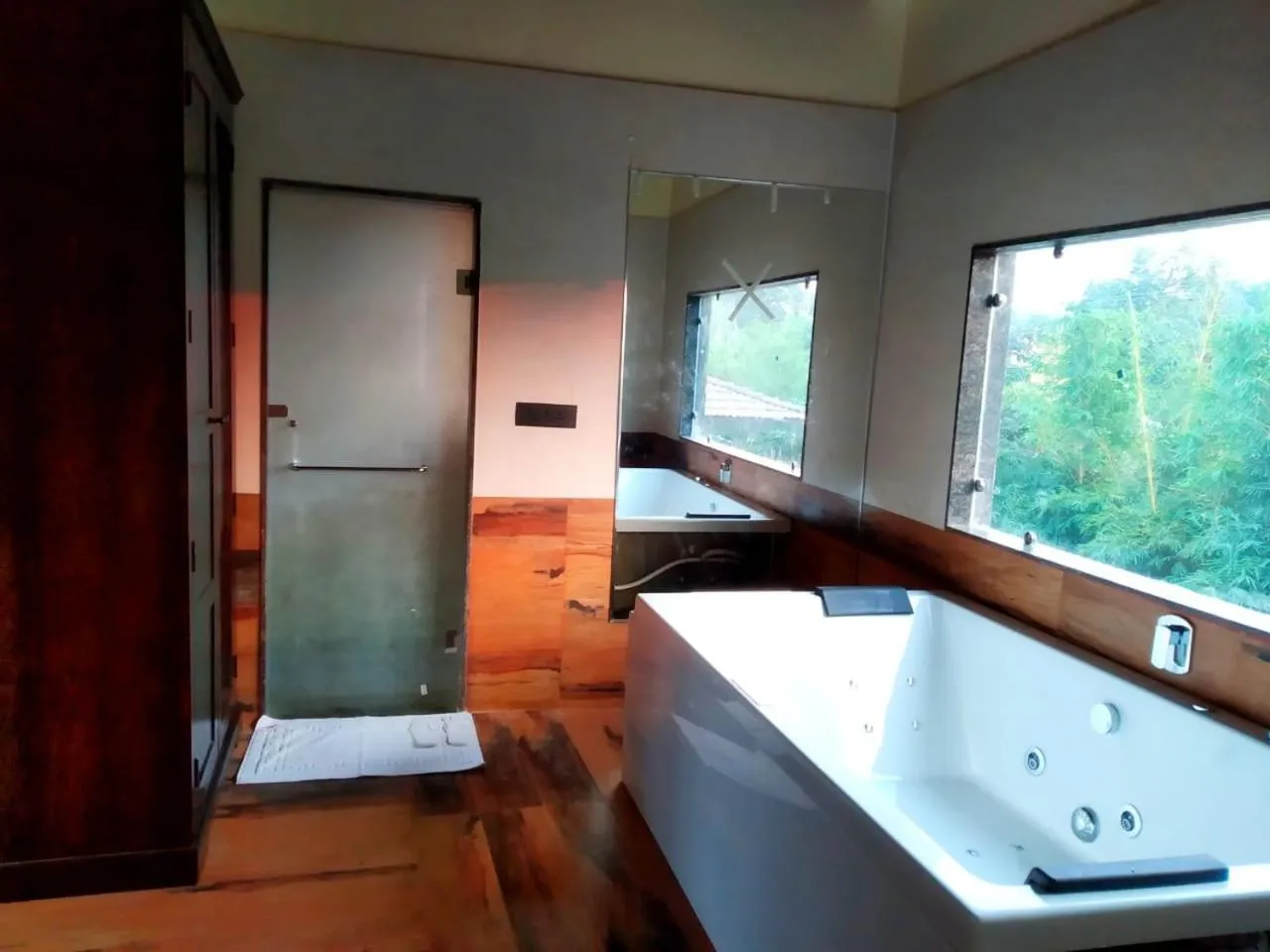 Hot Spring Bath in The Pench International