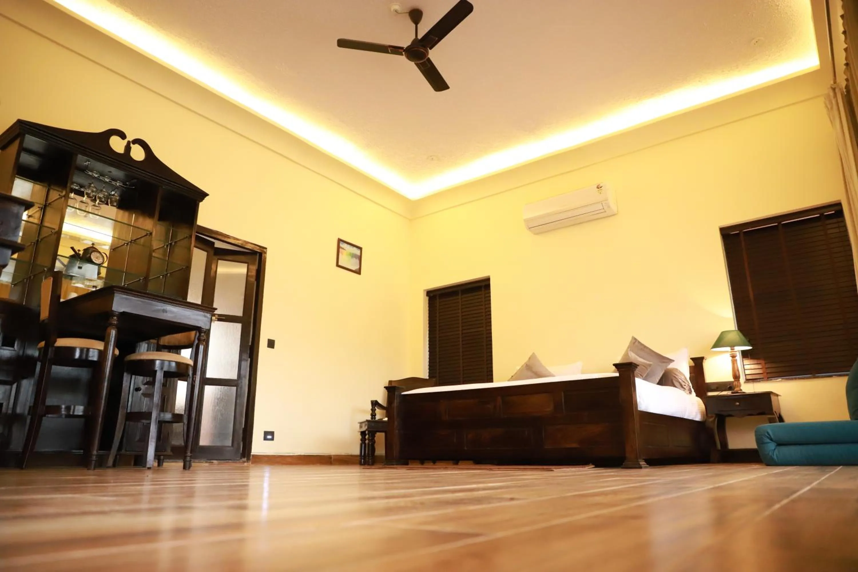 Bed in The Pench International