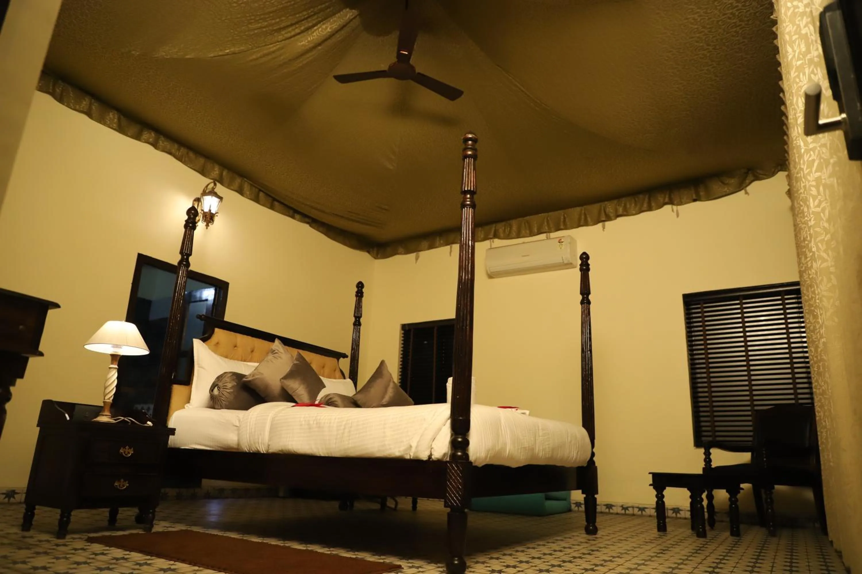 Bed in The Pench International