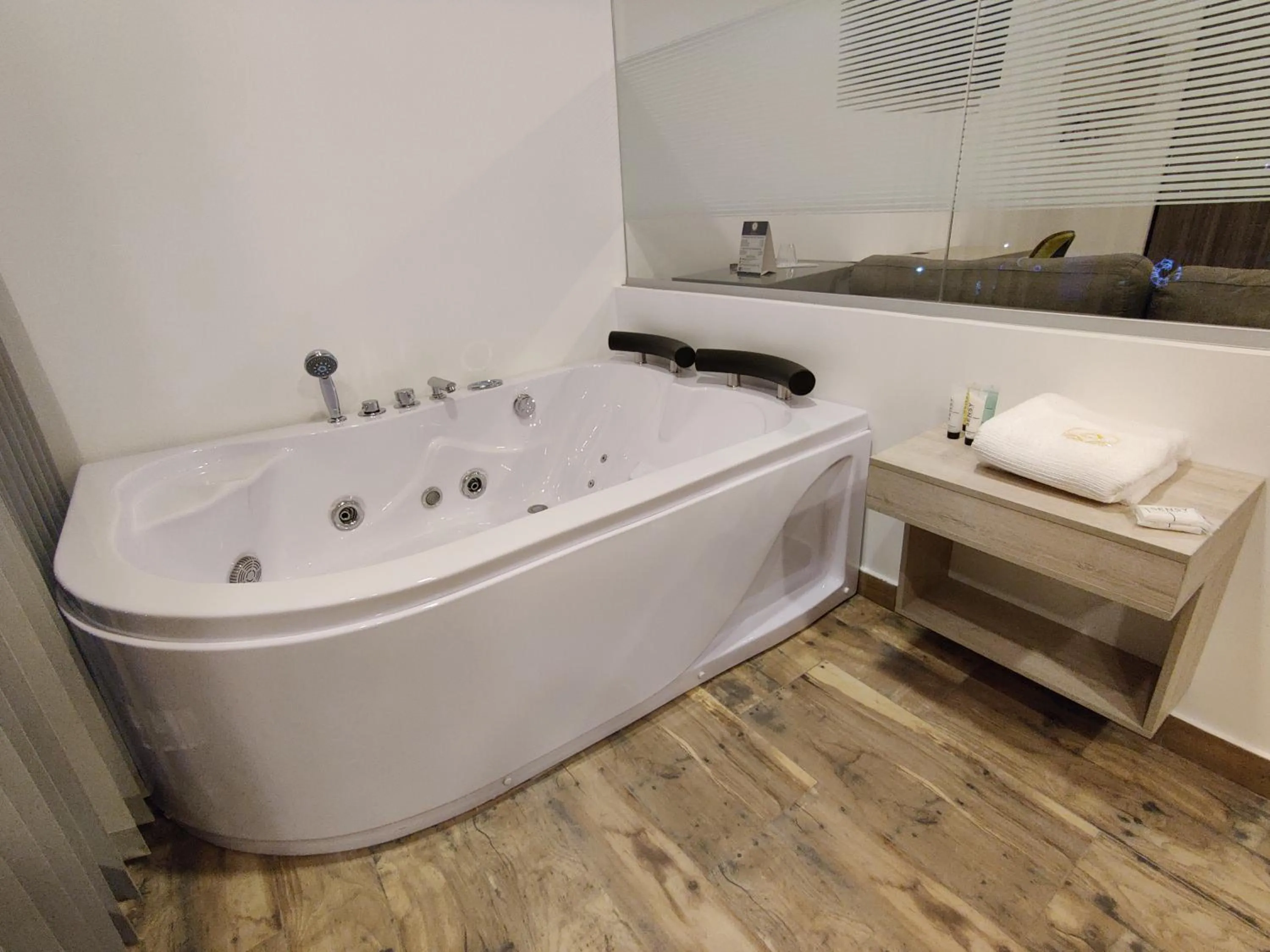 Hot Tub in Hotel Aristo Gold