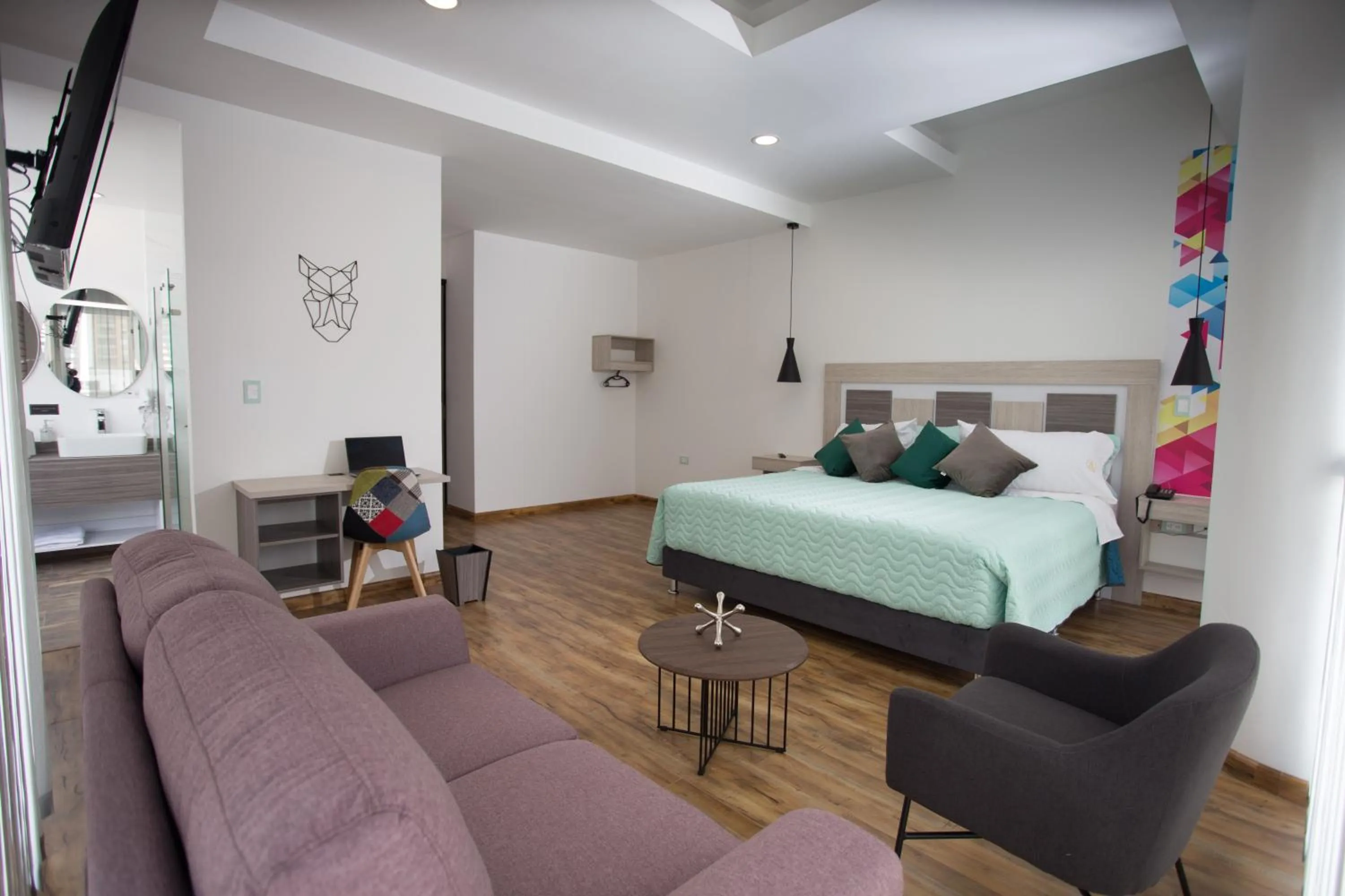 Communal lounge/ TV room, Bed in Hotel Aristo Gold