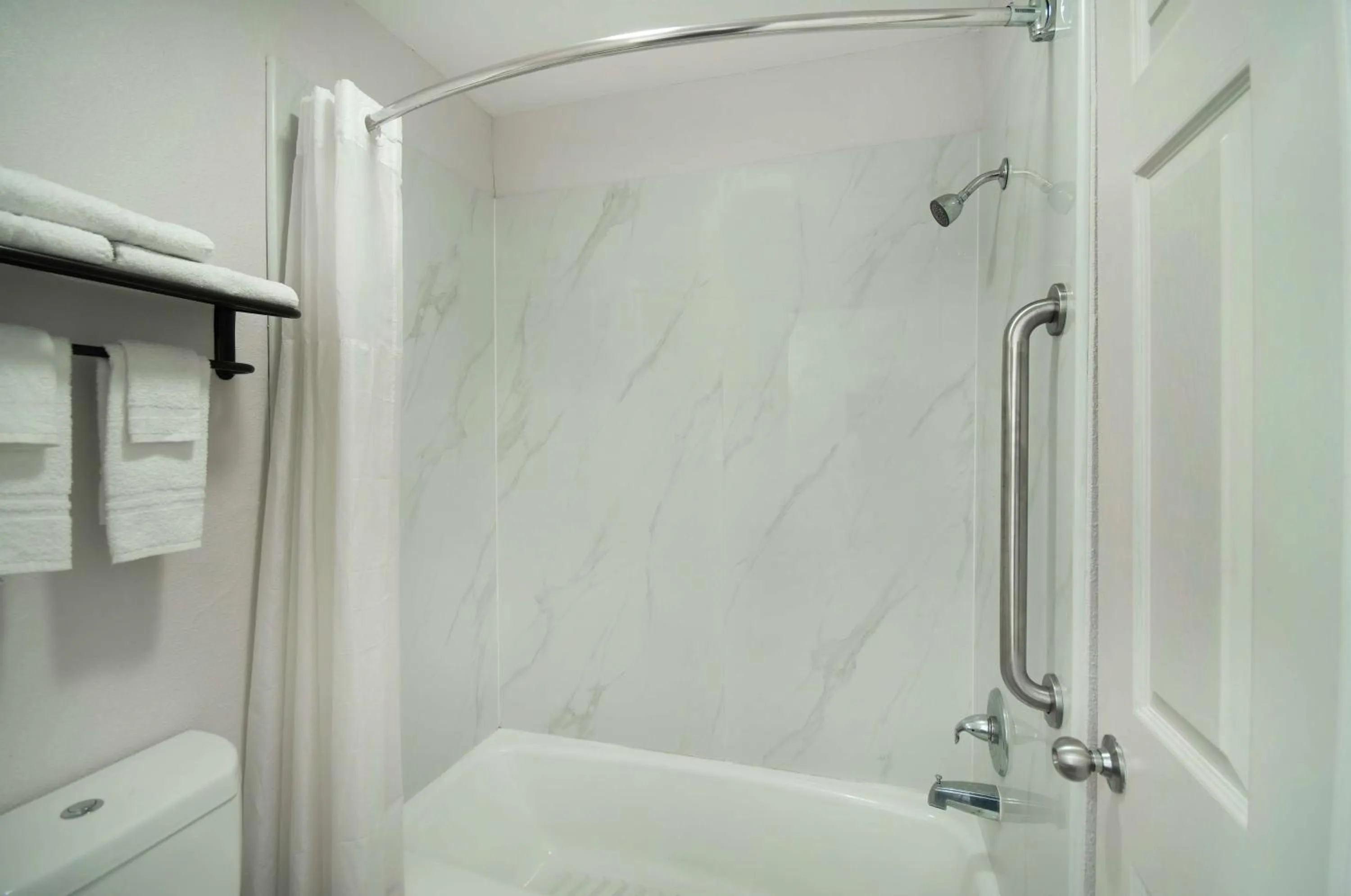 Bathroom in Motel 6 Houston, TX - I-10 West