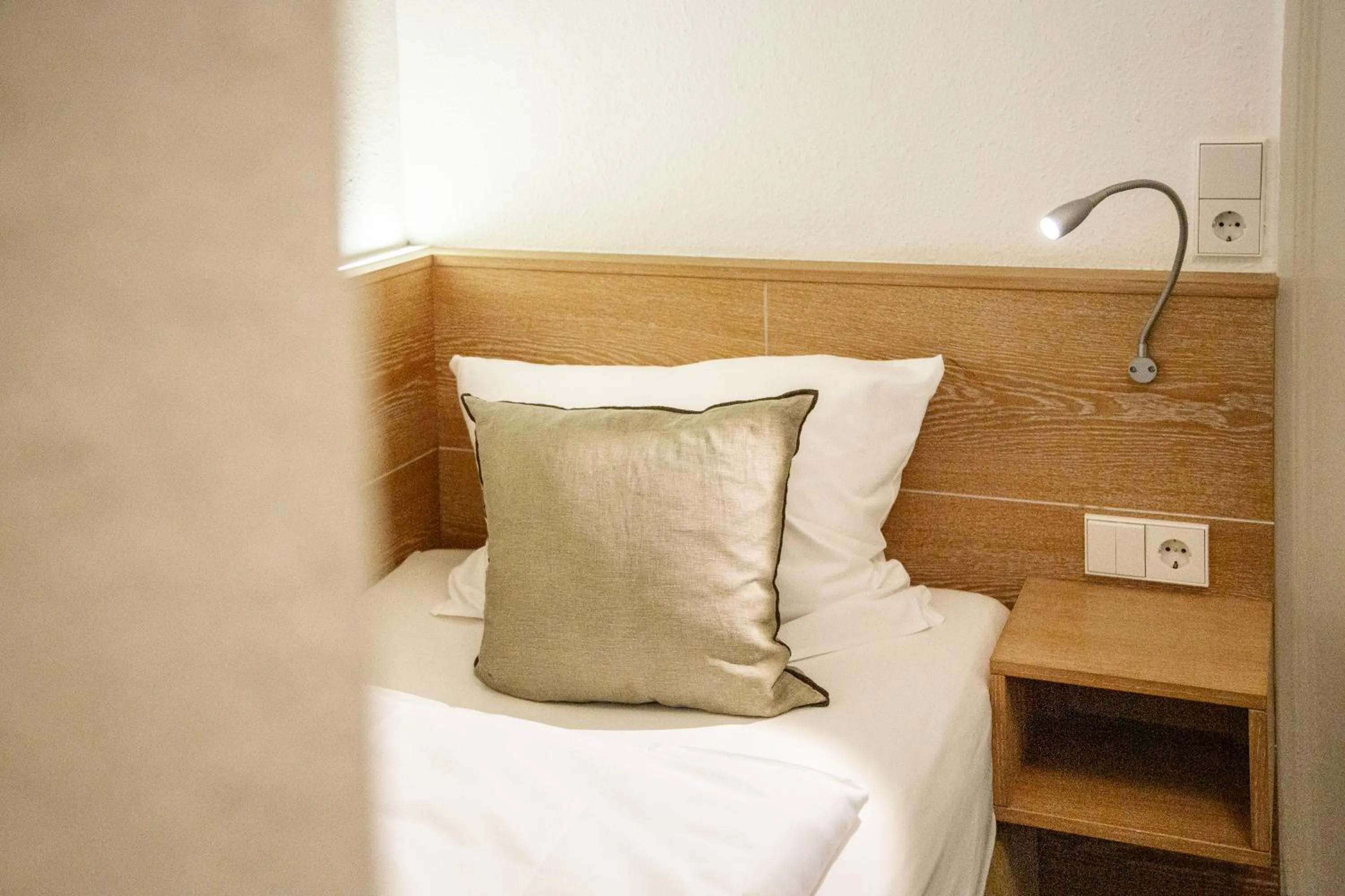 Photo of the whole room, Bed in Hotel Hofgut Sternen - Ravennaschlucht