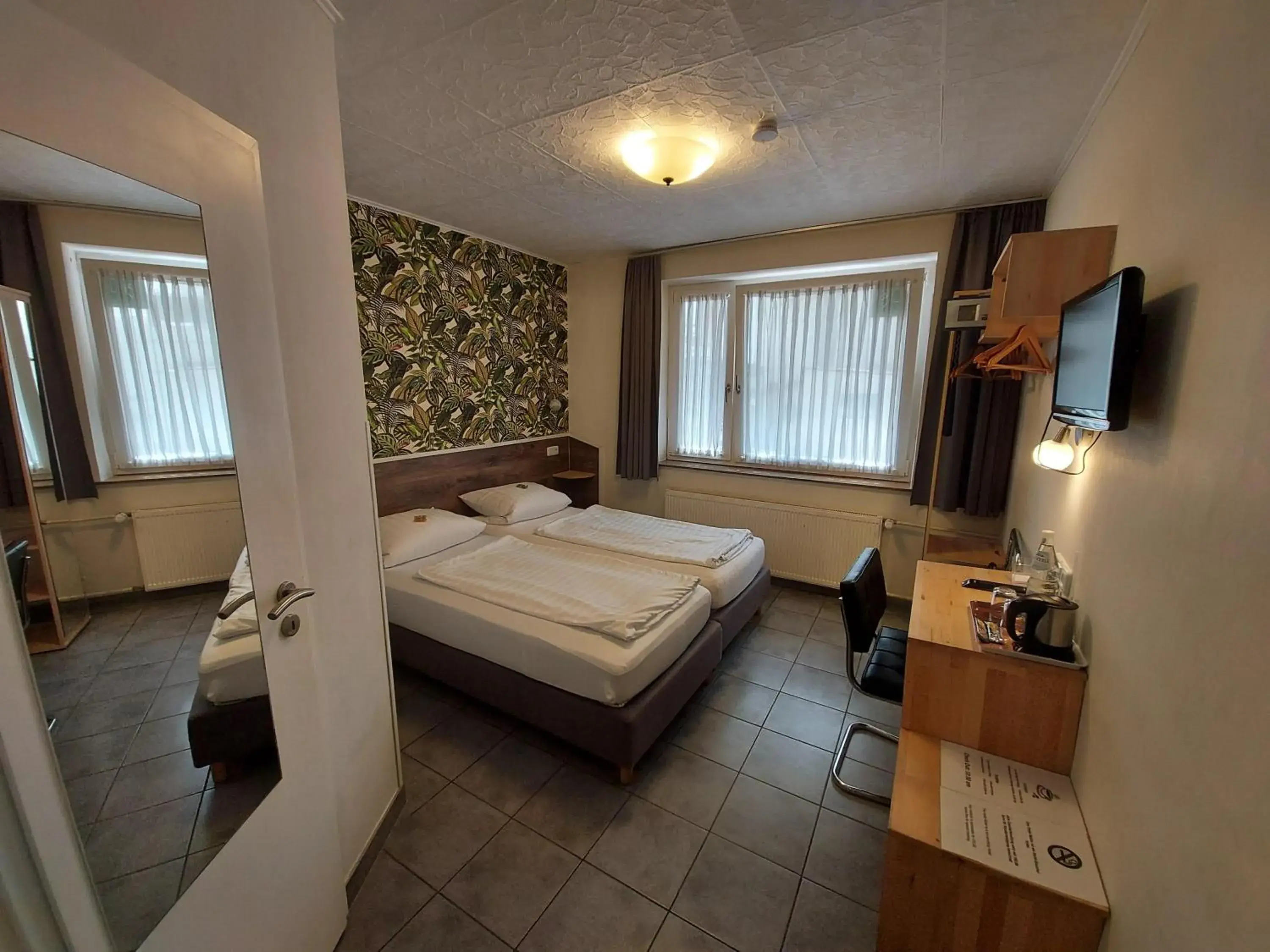 Small Twin Room - single occupancy in Hotel Müller Köln Small Twin Room - single occupancy in Hotel Müller Köln