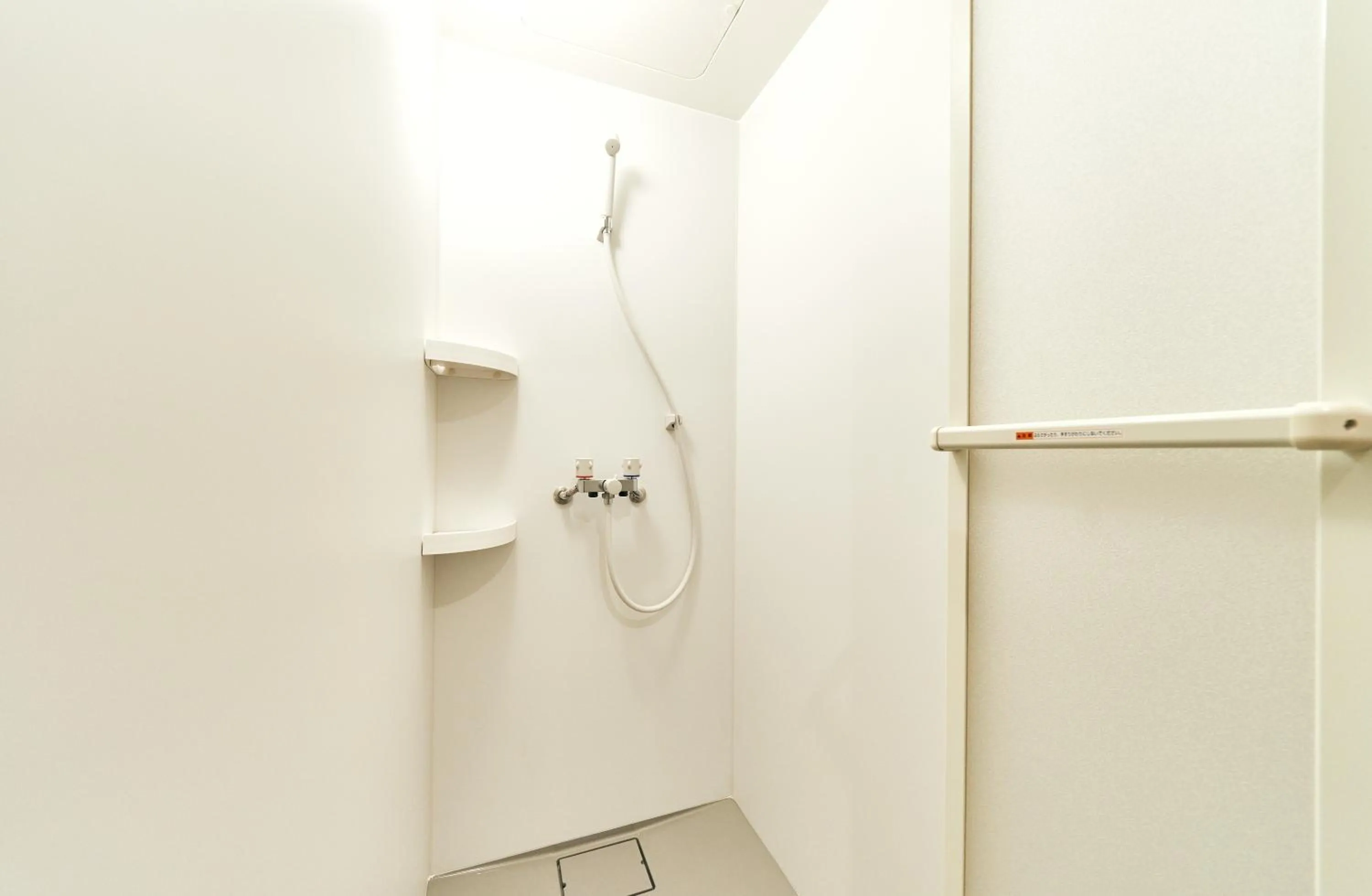 Shower in Cocts Akihabara