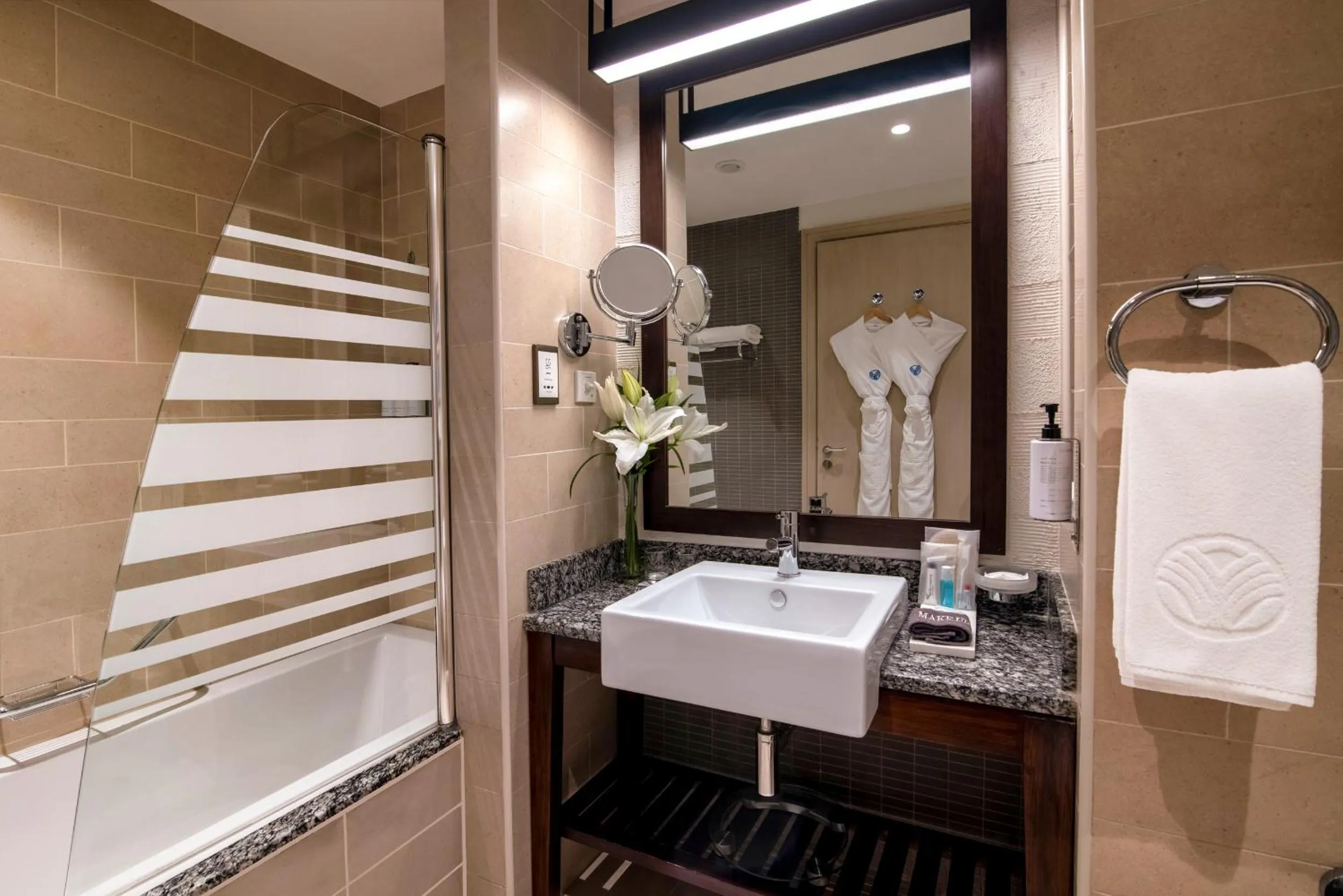 Bathroom in Amwaj Rotana, Jumeirah Beach - Dubai