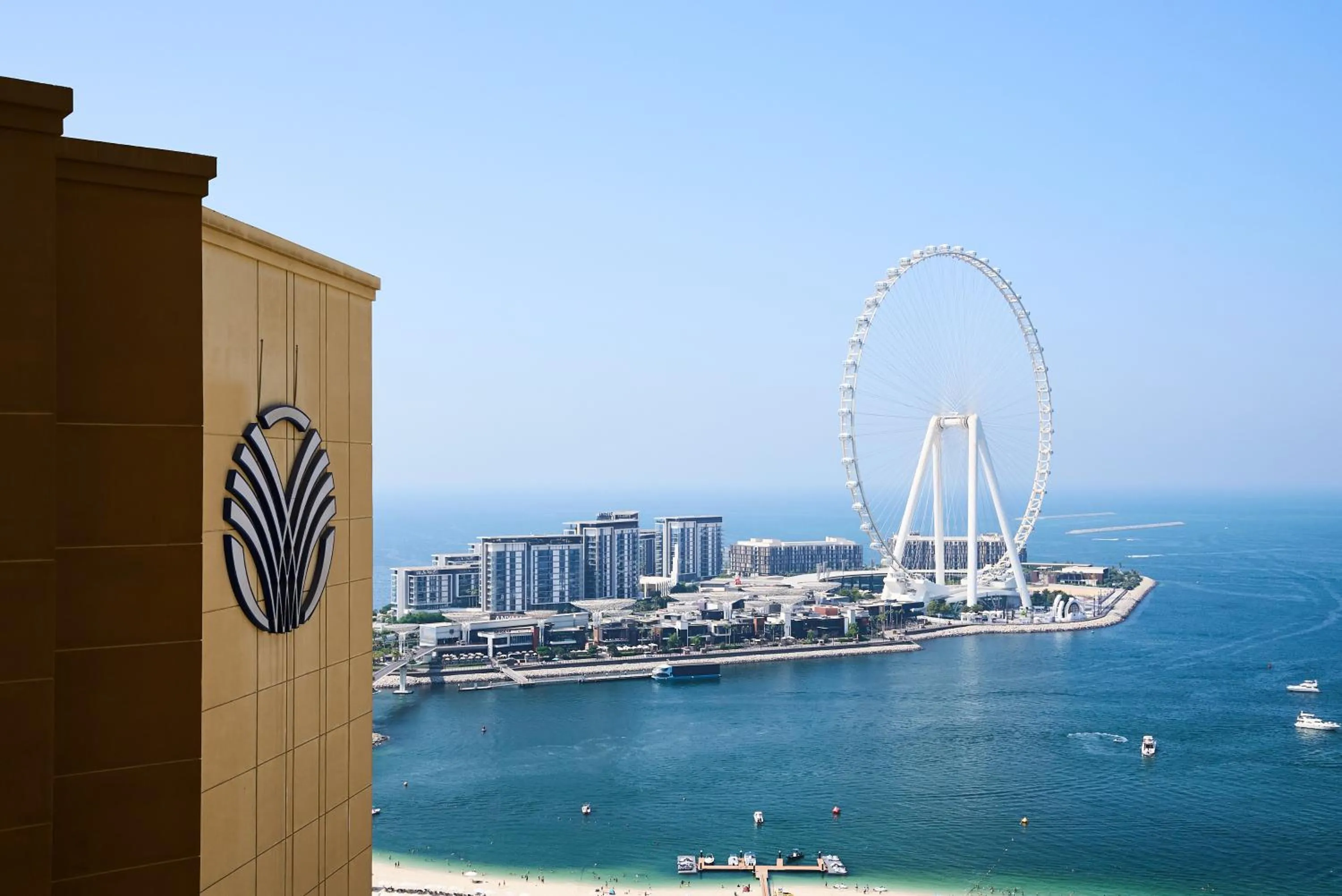 Property building in Amwaj Rotana, Jumeirah Beach - Dubai