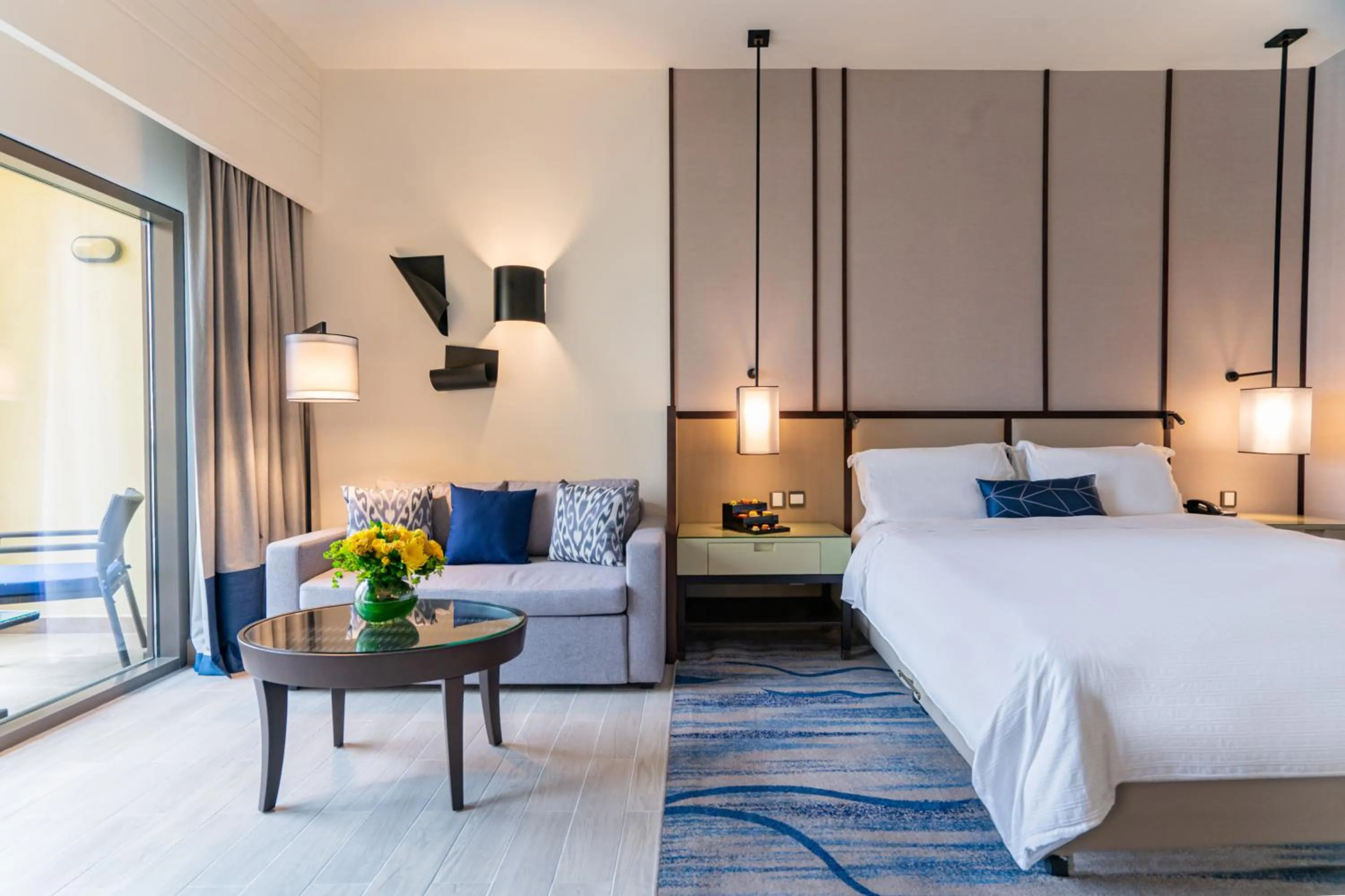 Photo of the whole room, Bed in Amwaj Rotana, Jumeirah Beach - Dubai