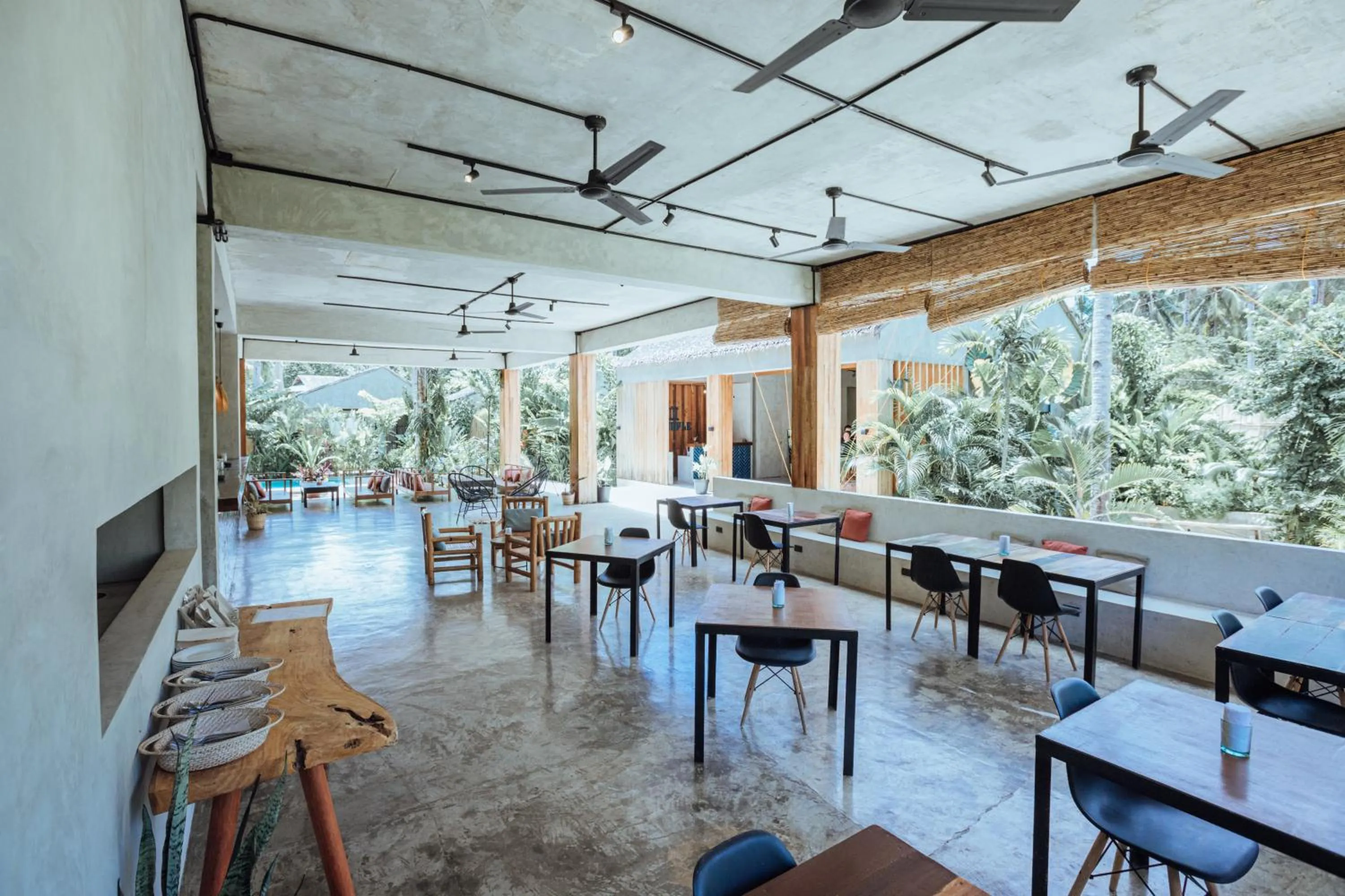 Restaurant/places to eat in Surfing Temple Hotel Boutique