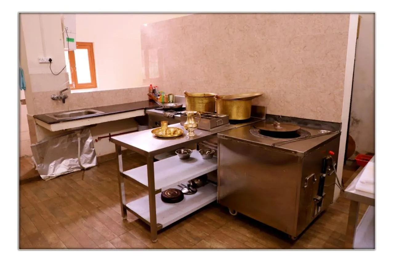 Kitchen or kitchenette in The Ranikhet Continental