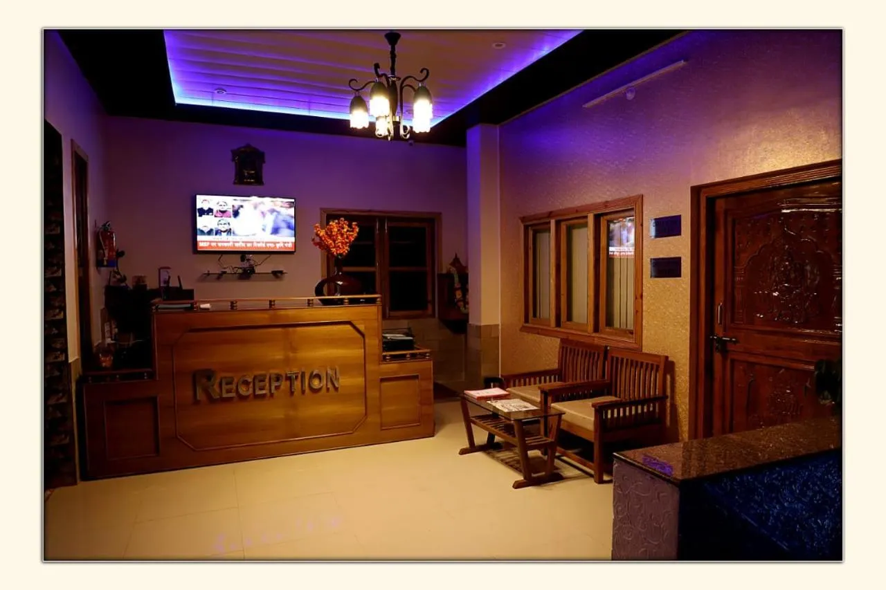 Lobby or reception in The Ranikhet Continental