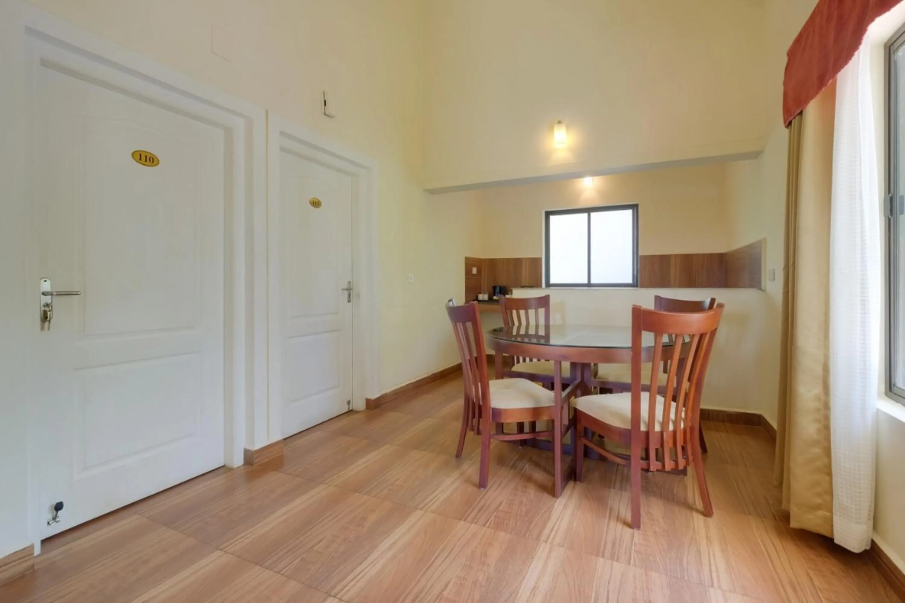 Dining area in Southern Panorama Indriya Resorts & Spa