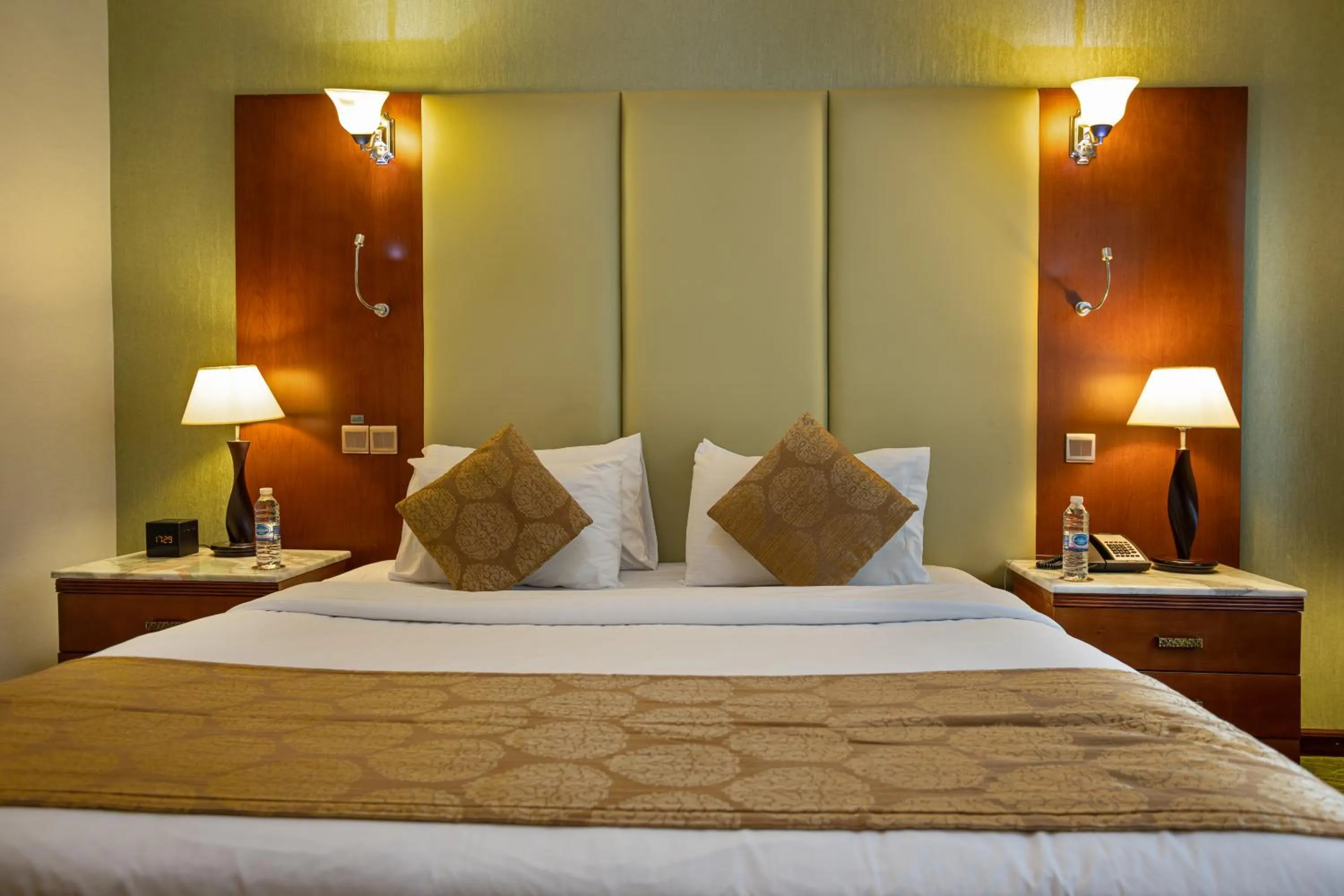 Bed in THE PARK HOTEL Formerly Al Jawhara Gardens