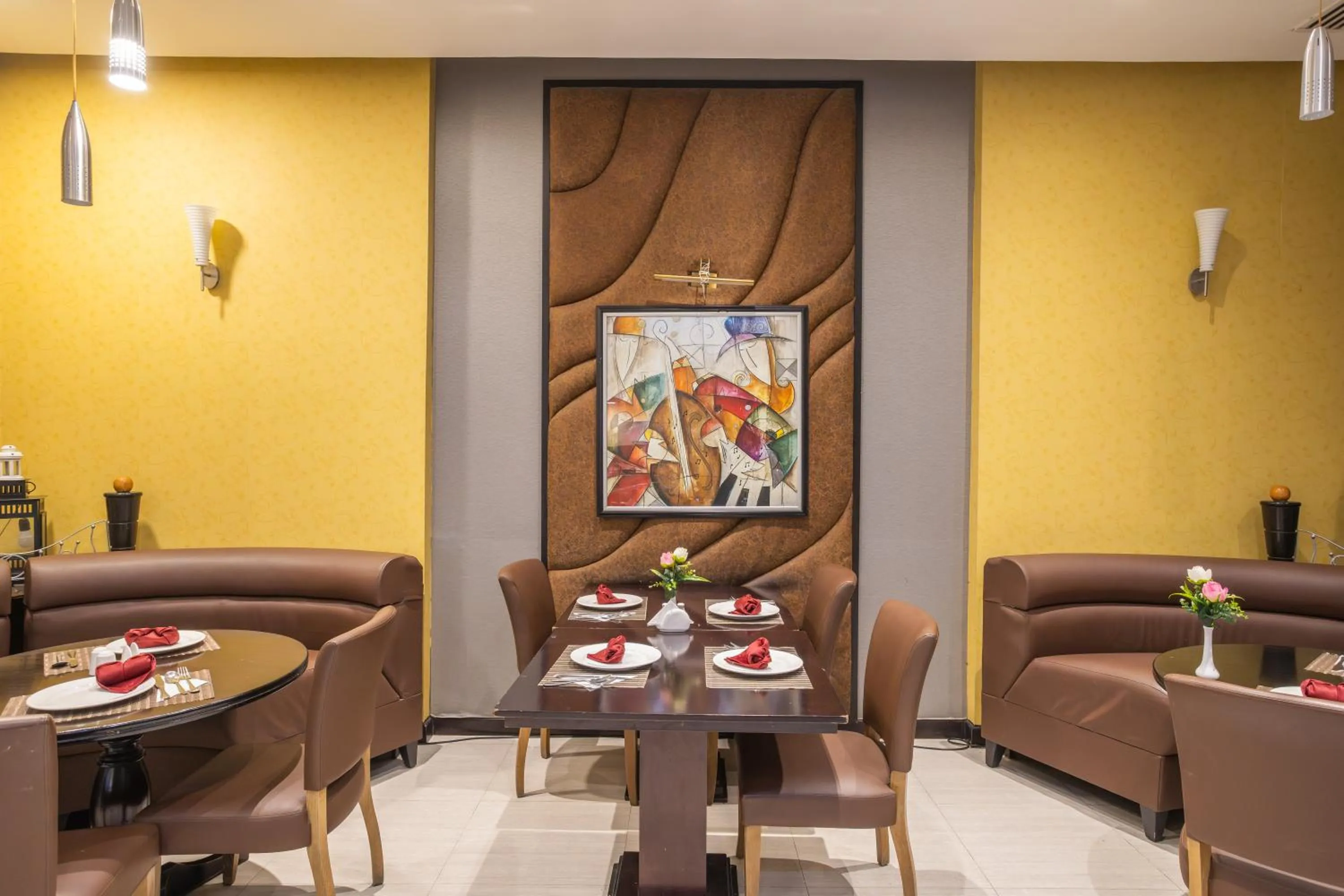 Restaurant/places to eat in THE PARK HOTEL Formerly Al Jawhara Gardens