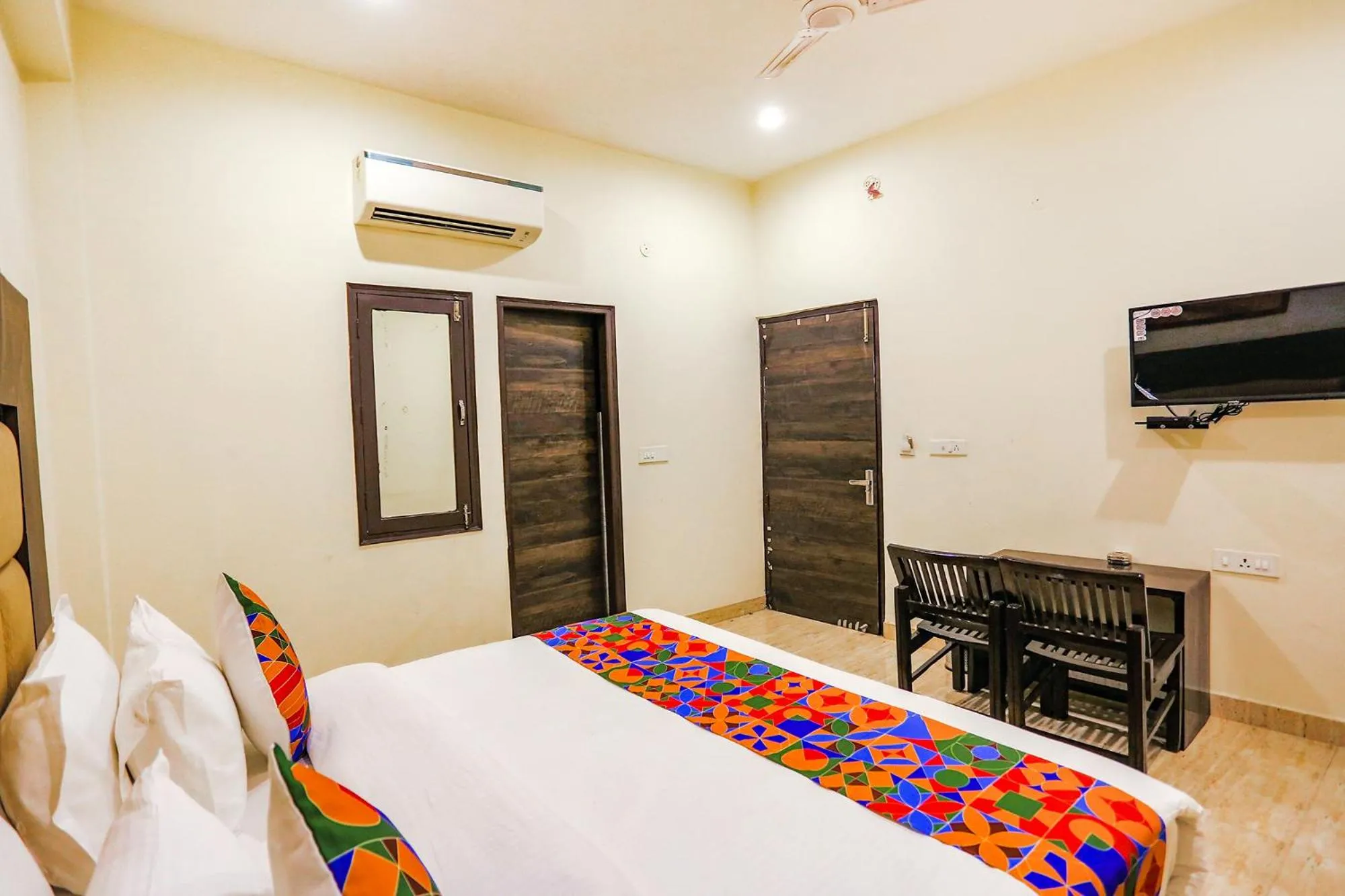 Bed in FabHotel The Kiara Near IGI Delhi Airport