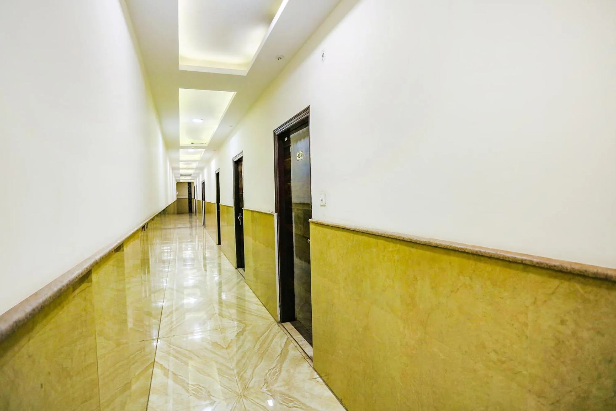 Lobby or reception in FabHotel The Kiara Near IGI Delhi Airport