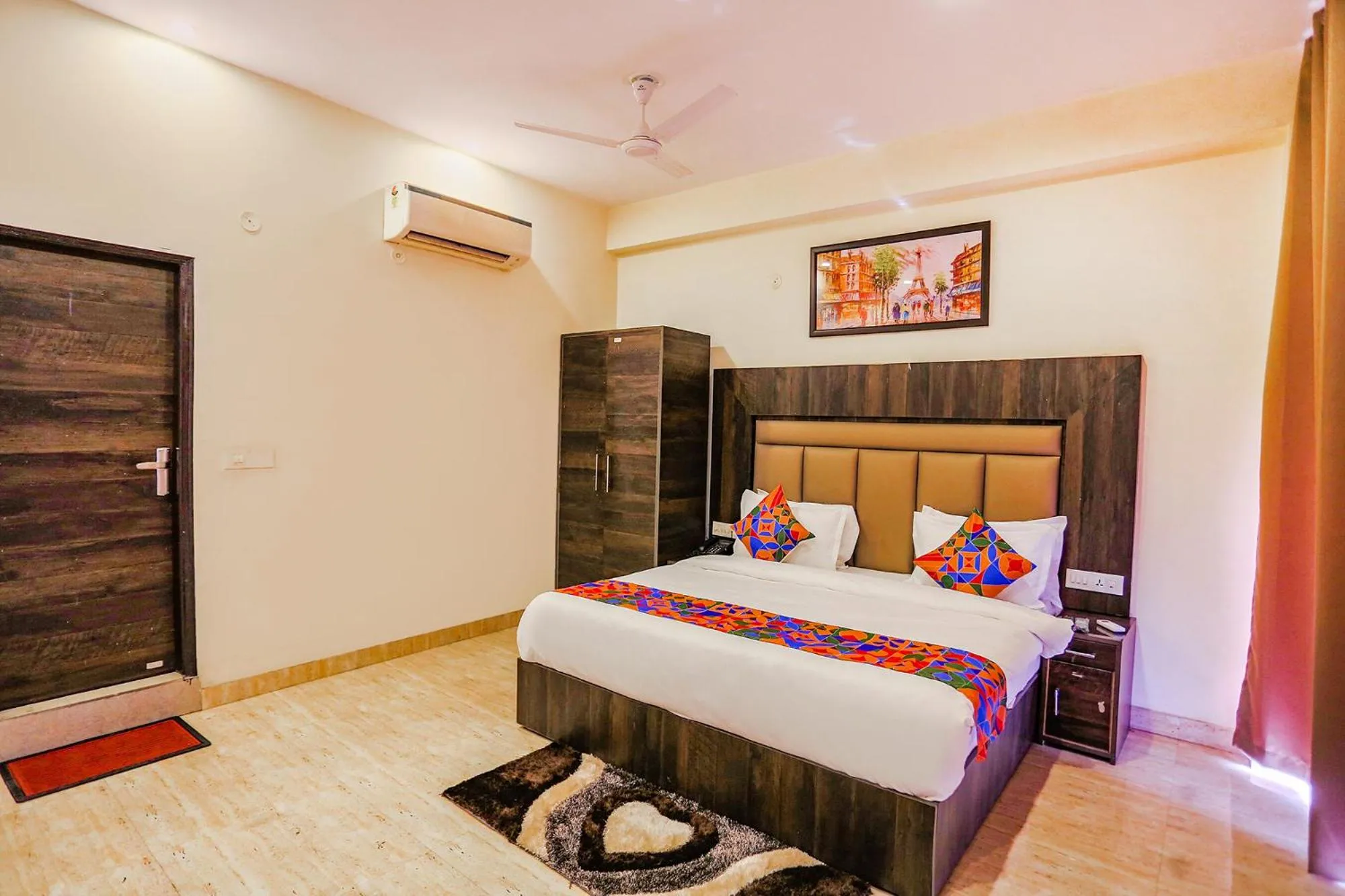 Bed in FabHotel The Kiara Near IGI Delhi Airport