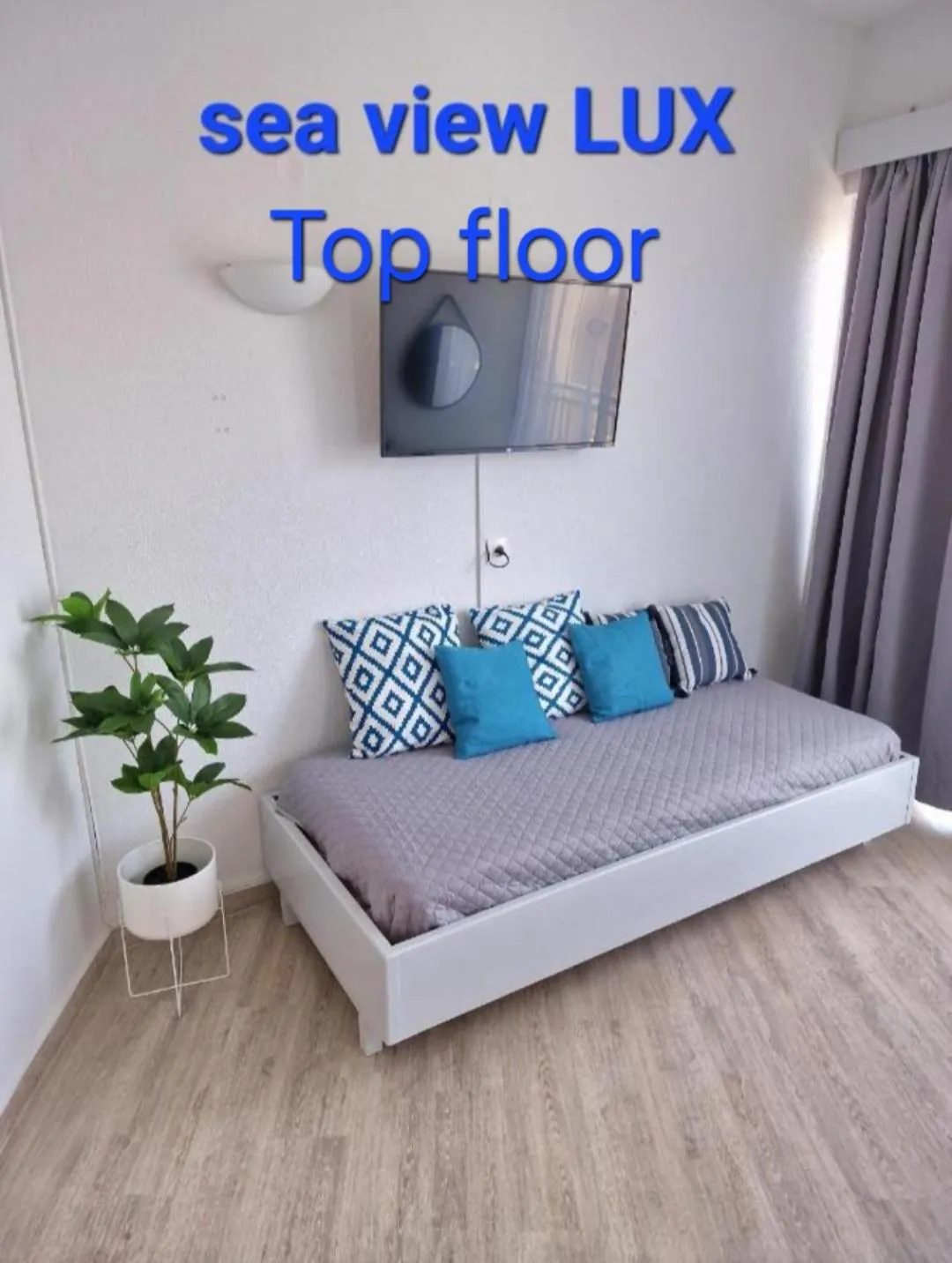 Bed in BLUE EYES APARTMENTS