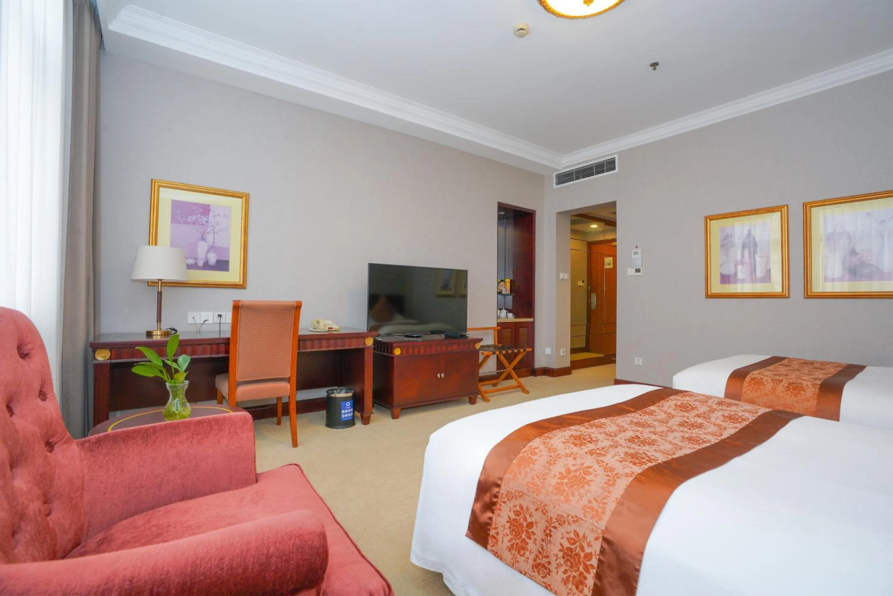 Photo of the whole room, Bed in Broadway Mansions Hotel - On the Bund - Journey Through Time Old Shanghai Republic Dreams