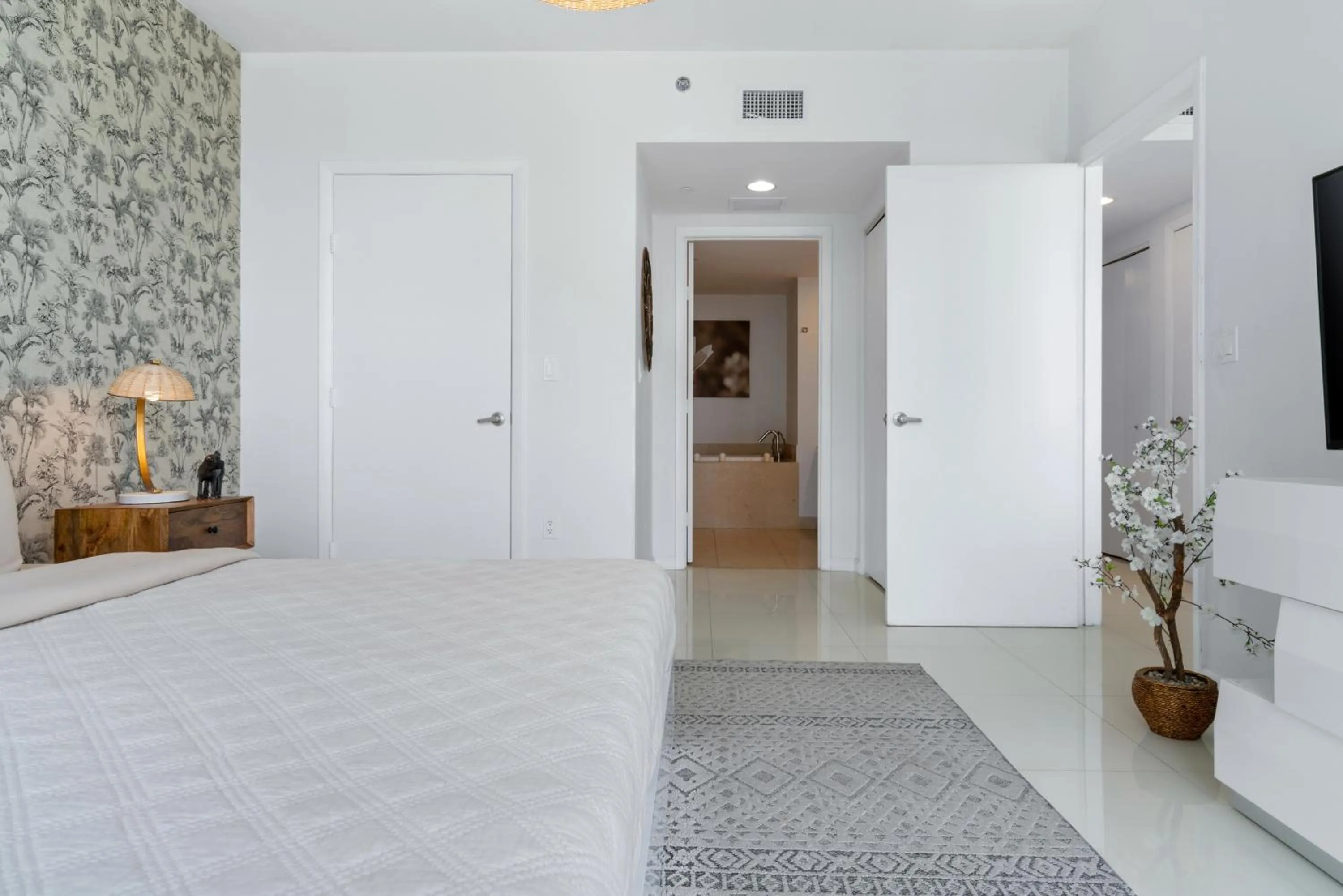 Bed in Icon Brickell Miami