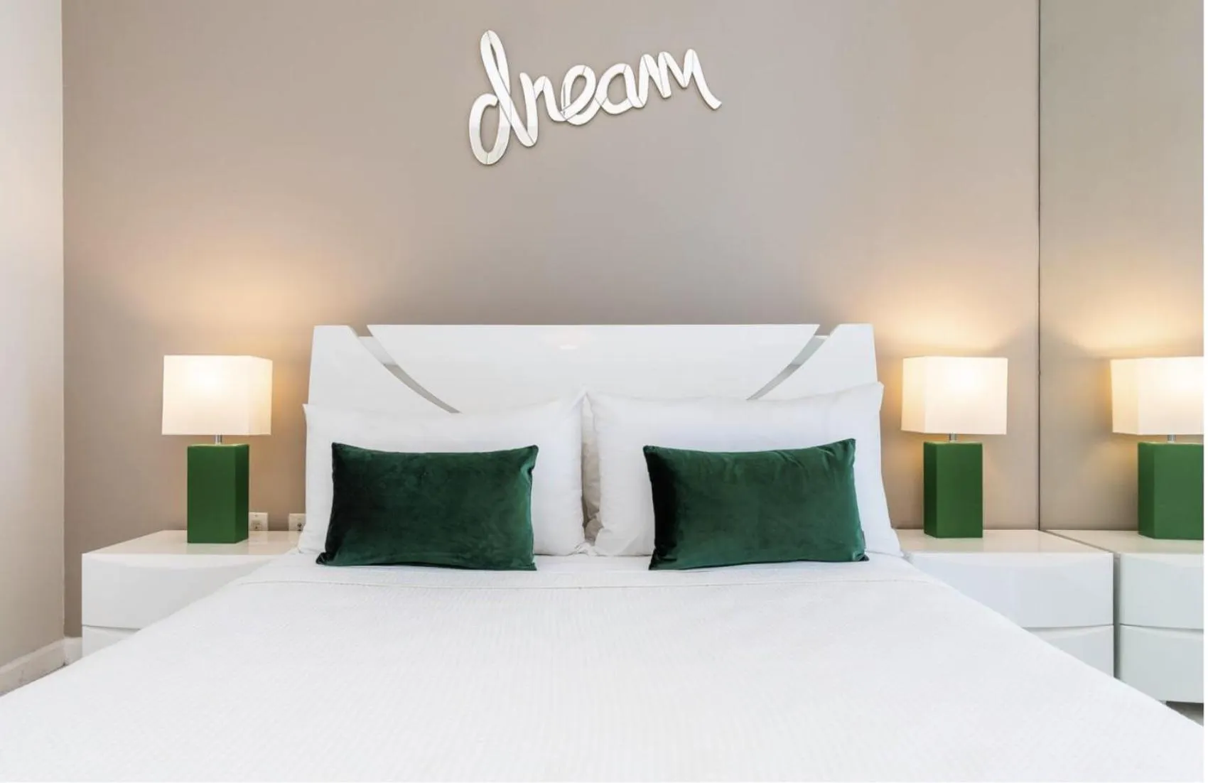 Bed in Icon Brickell Miami