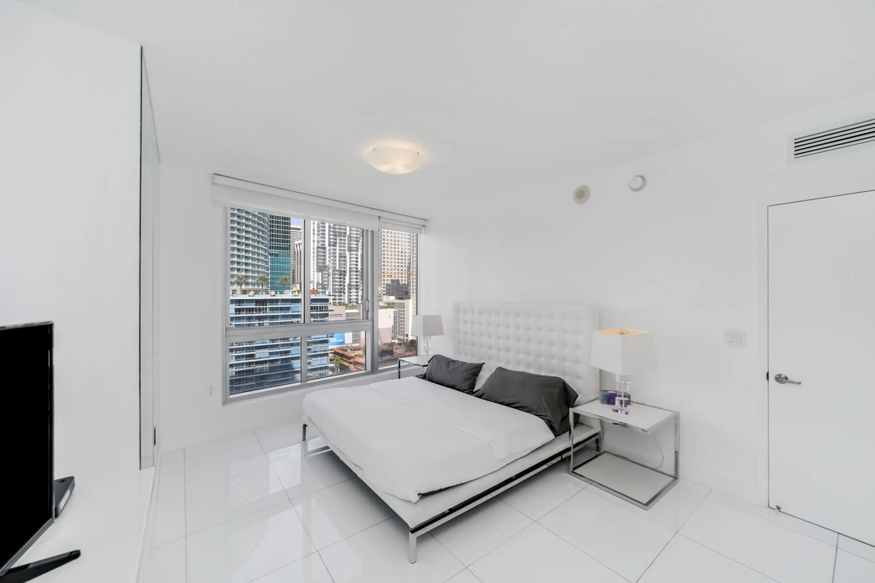 Bed in Icon Brickell Miami
