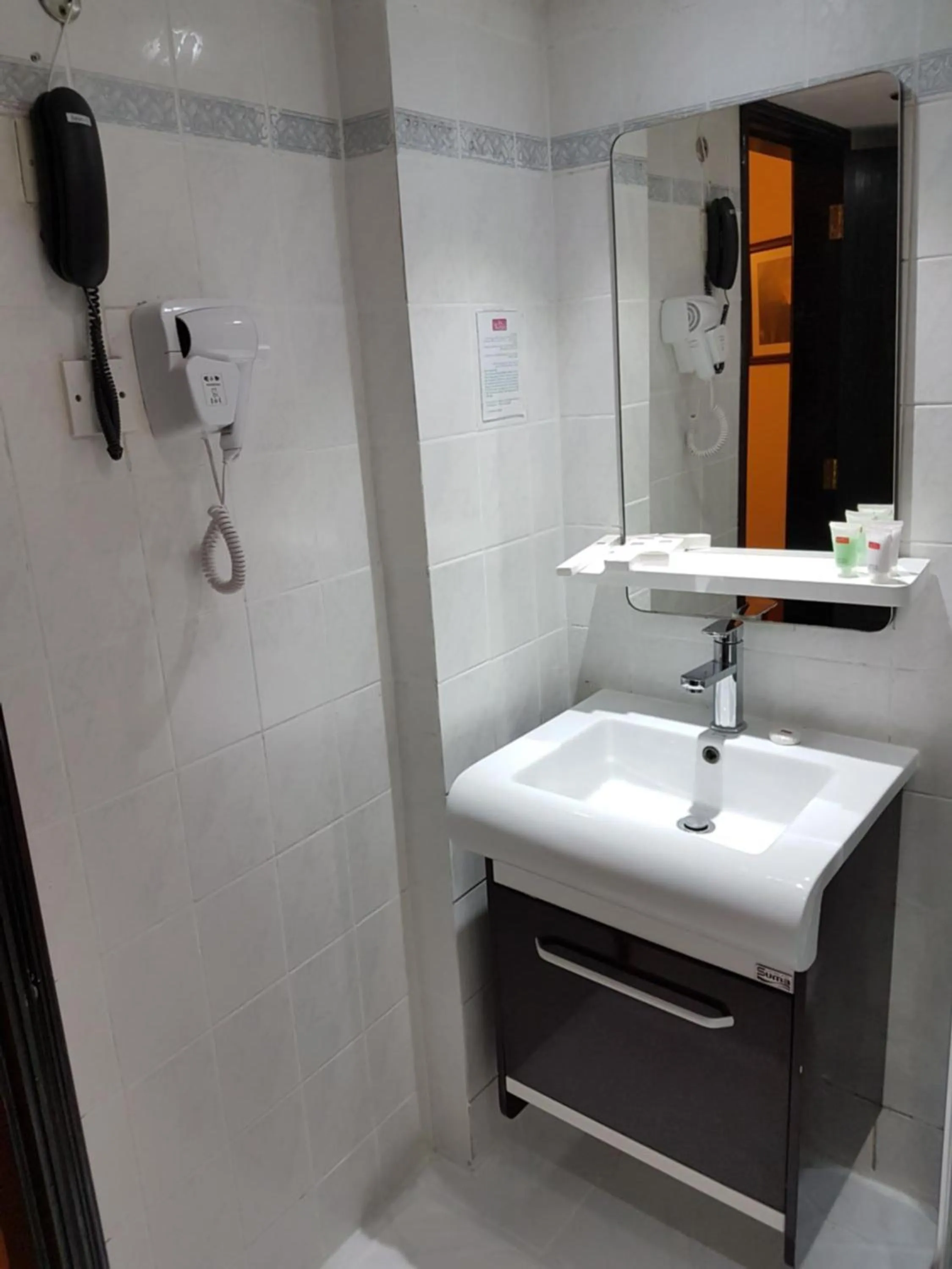 Al Jawhara Metro Hotel