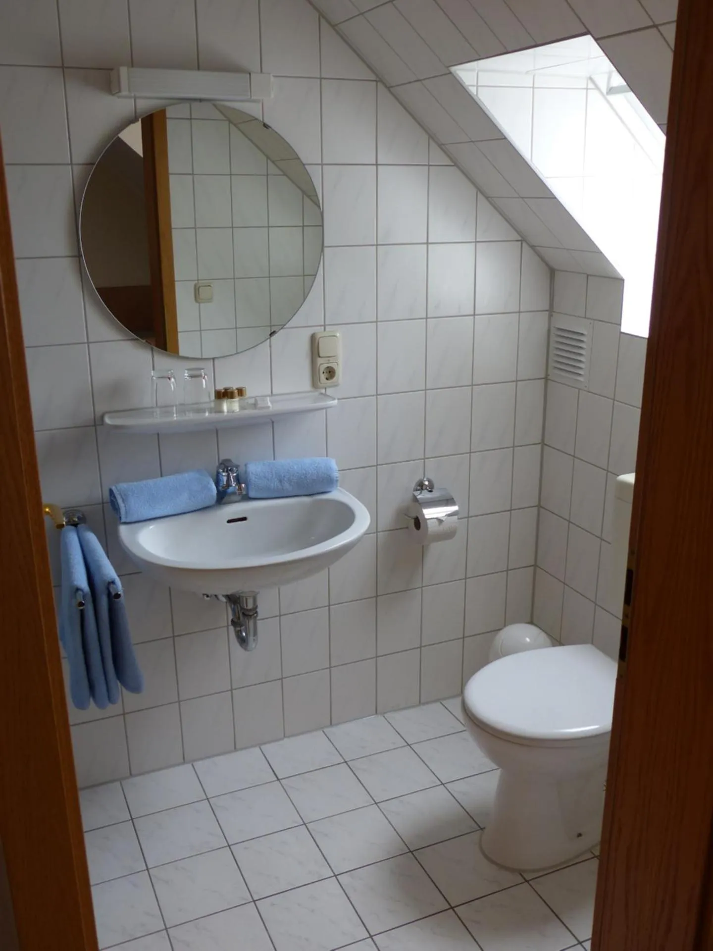Toilet in Hotel Zum Anger