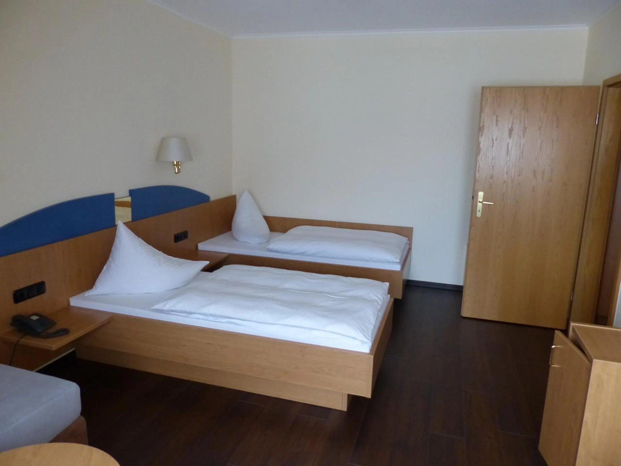 Bedroom, Bed in Hotel Zum Anger