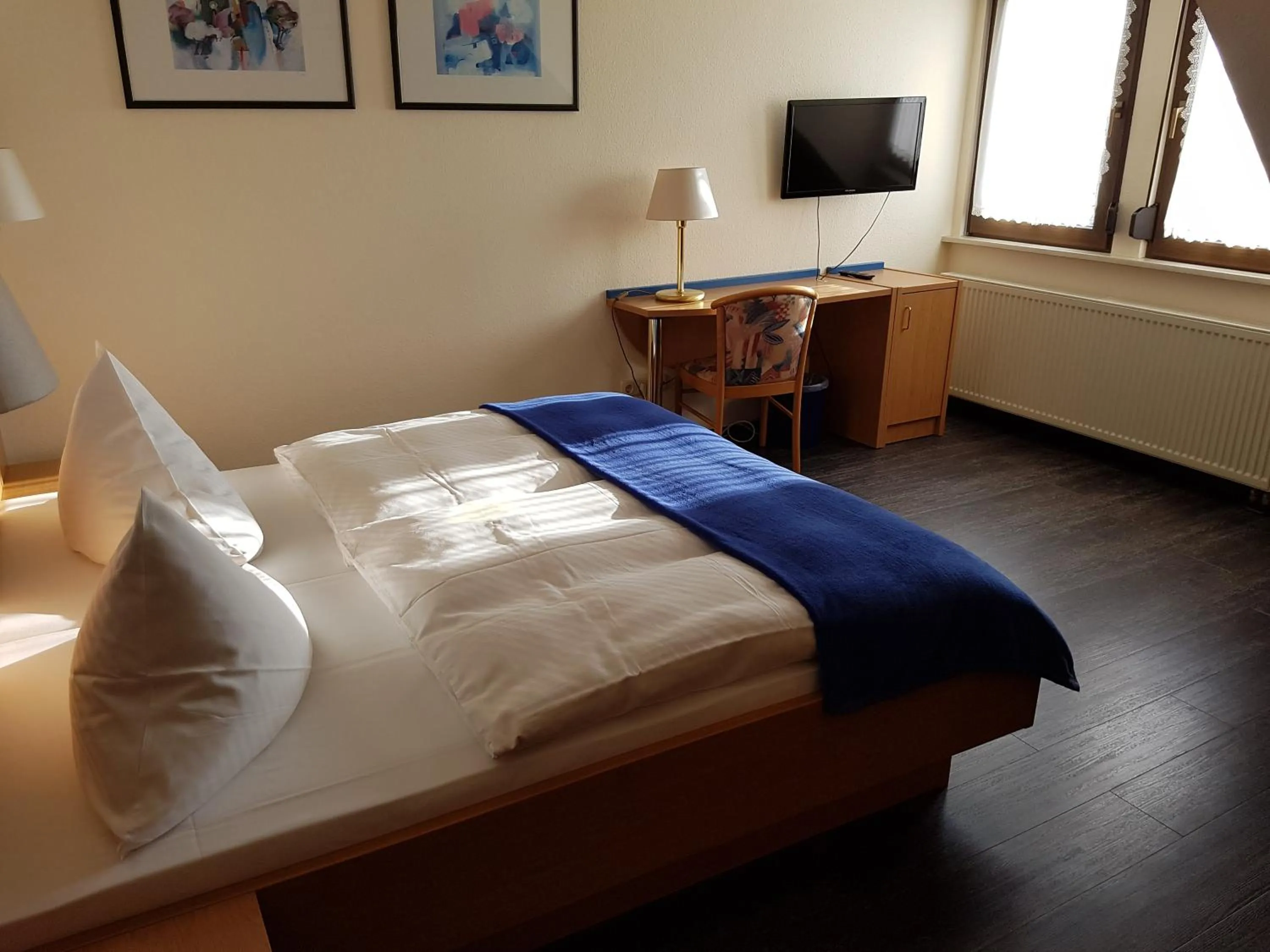 Photo of the whole room, Bed in Hotel Zum Anger