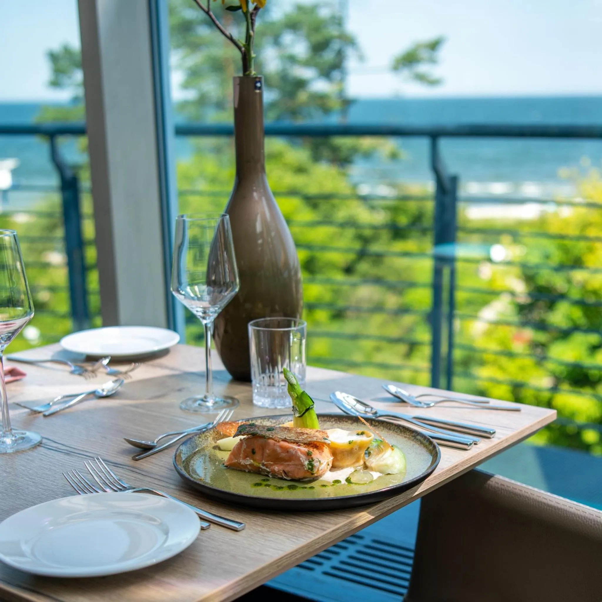 Restaurant/places to eat in Strandhotel Ostseeblick