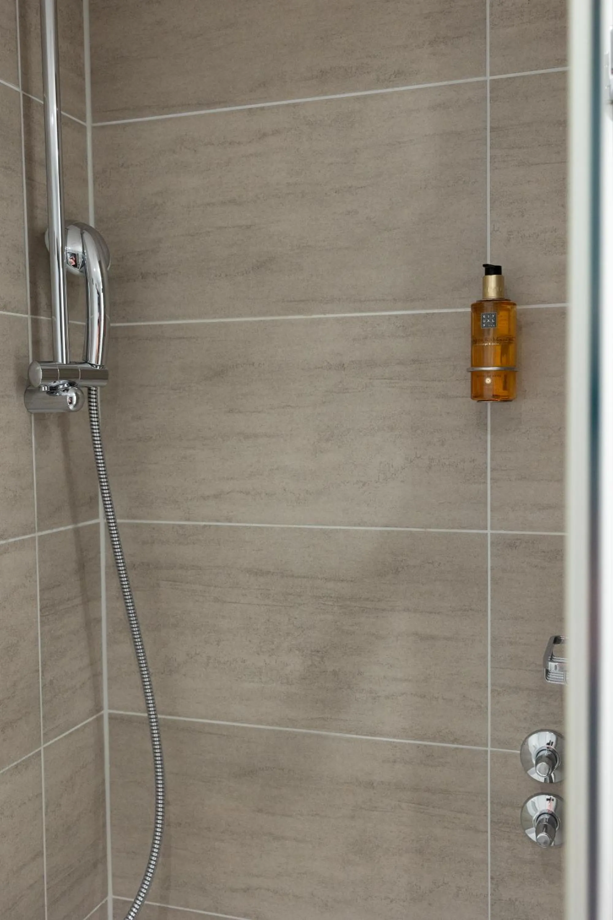 Shower in Hotel Kübler