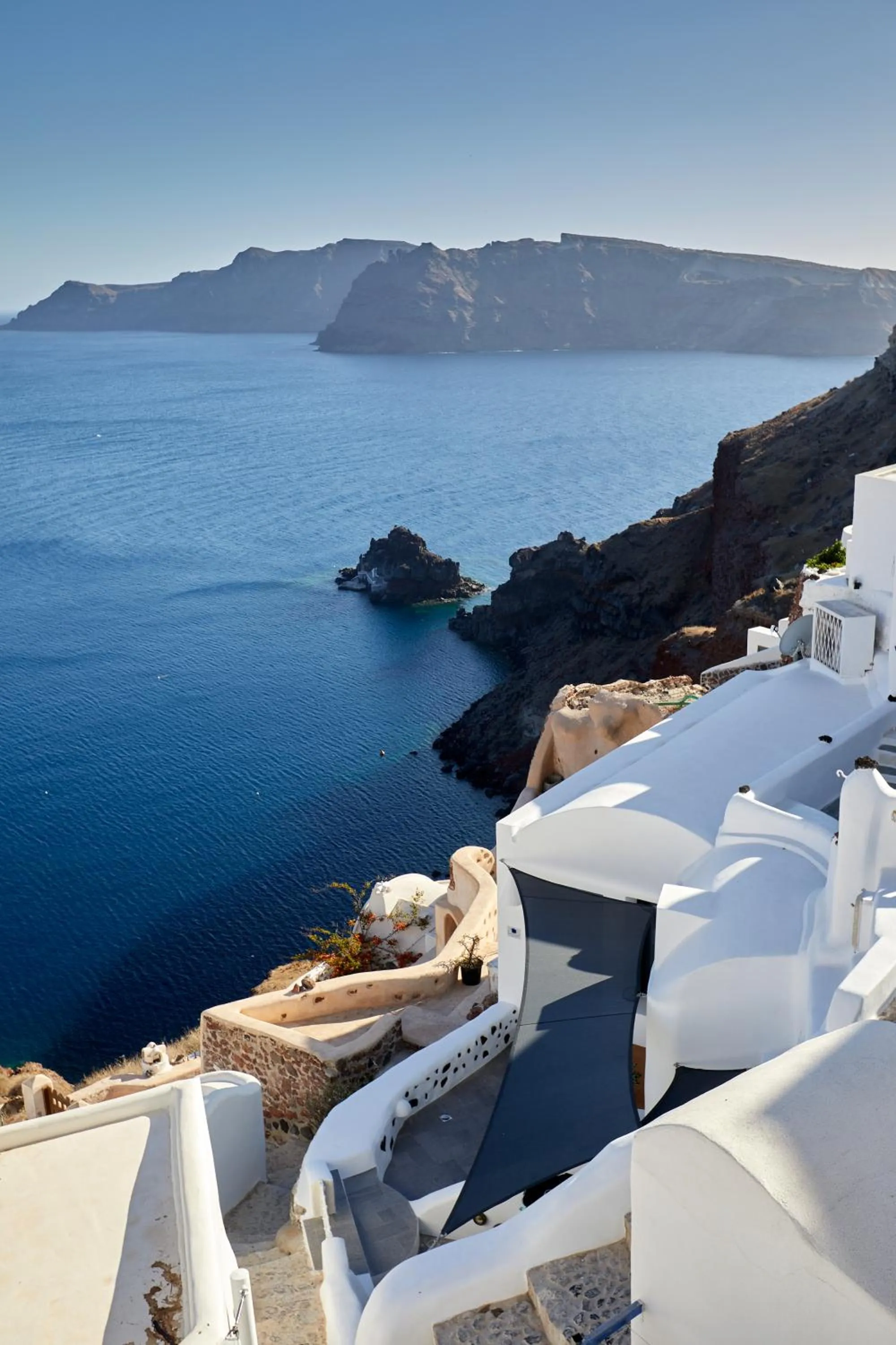 Property building in Blue Art Caves