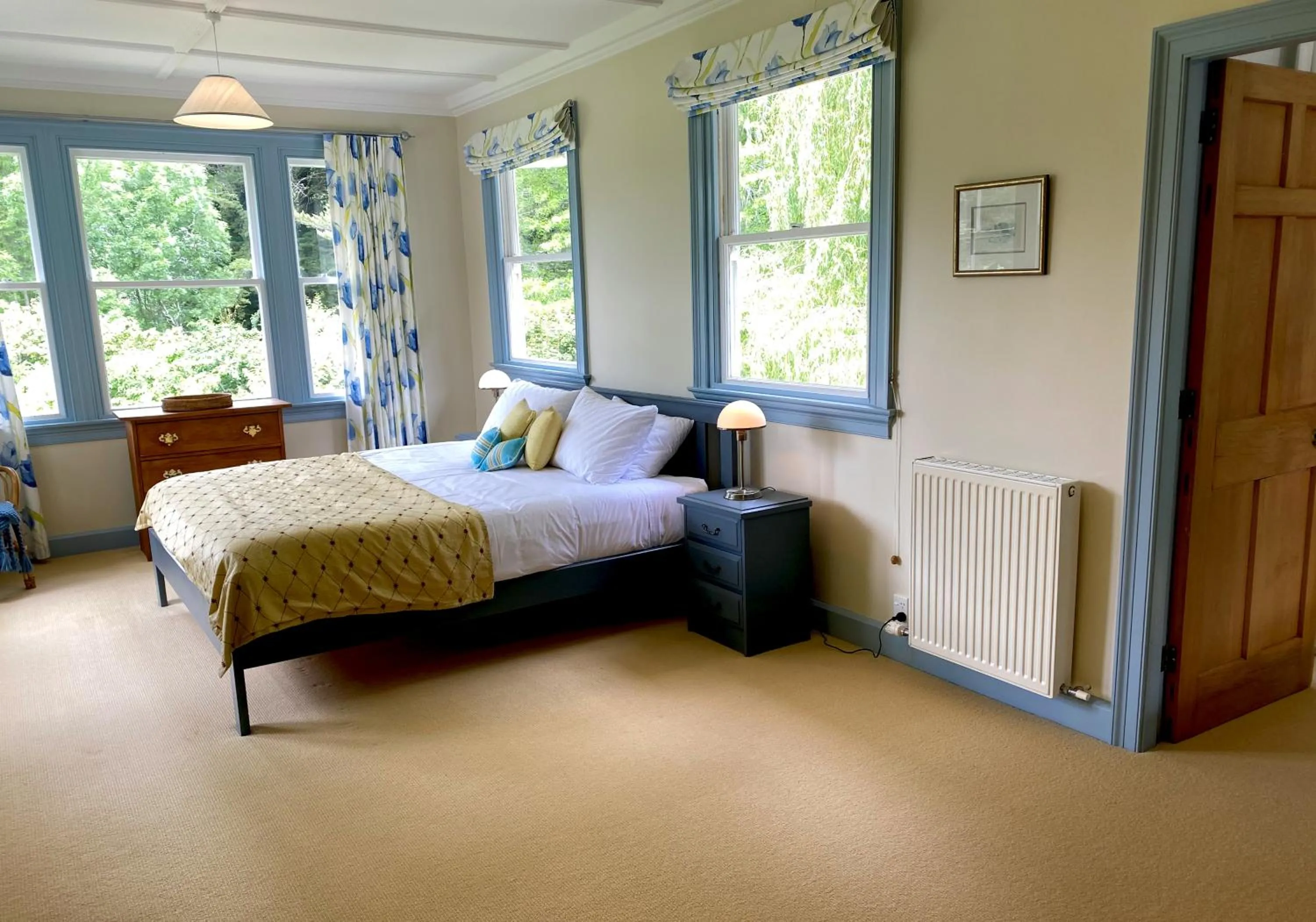 Photo of the whole room, Bed in Tipapa Estate