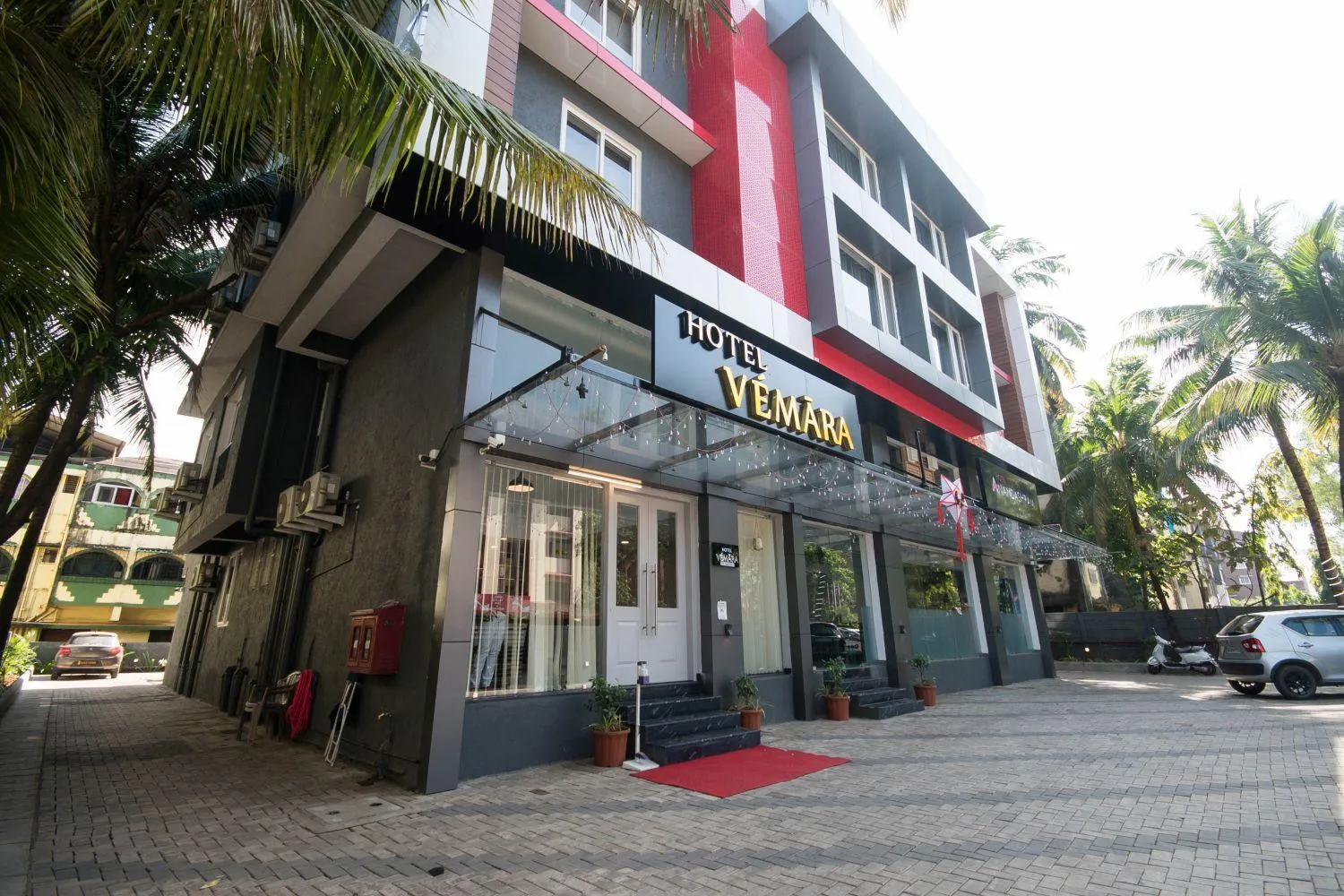 Property building in Hotel Vemara