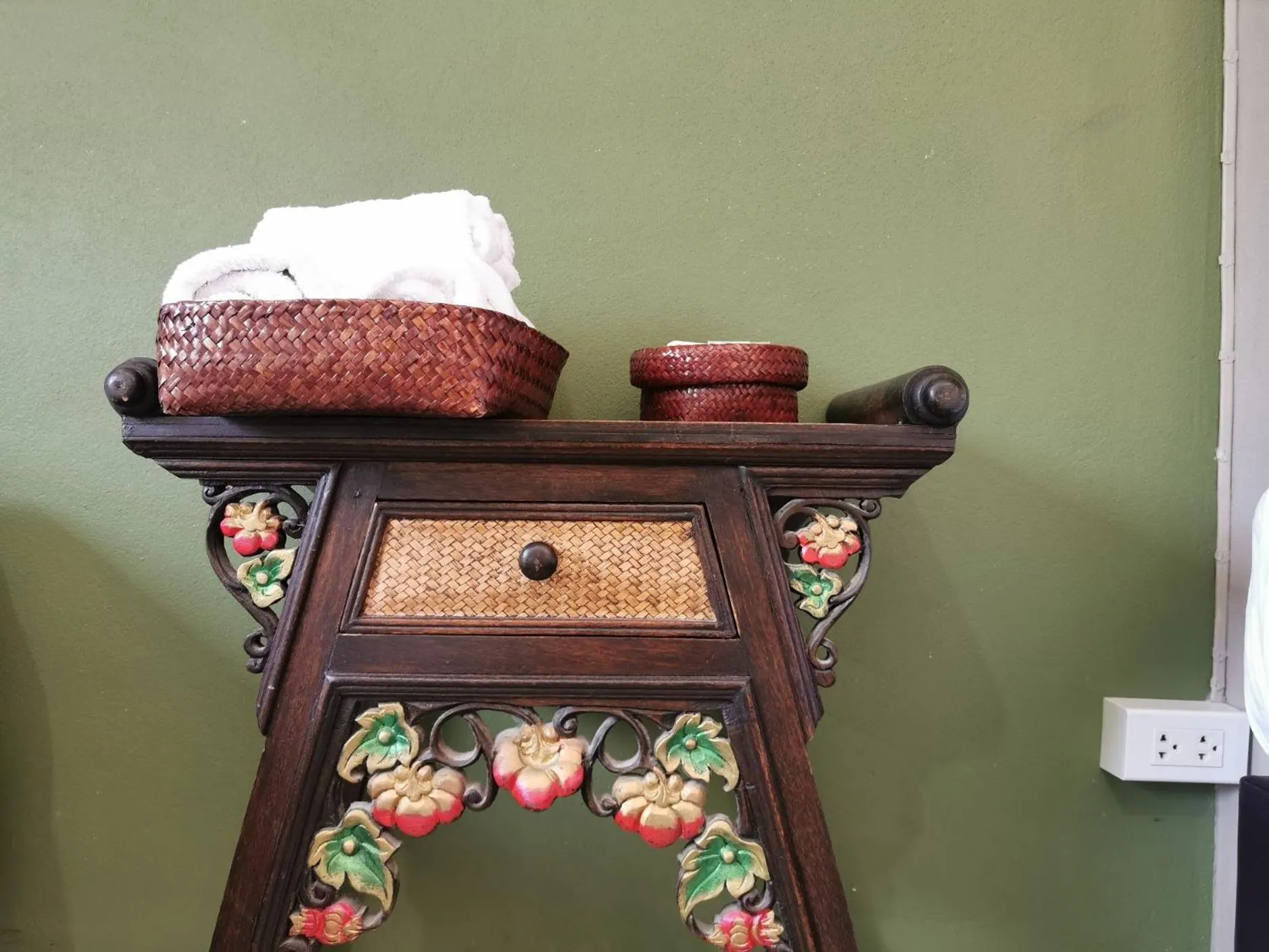 Decorative detail in Long Lake Resort