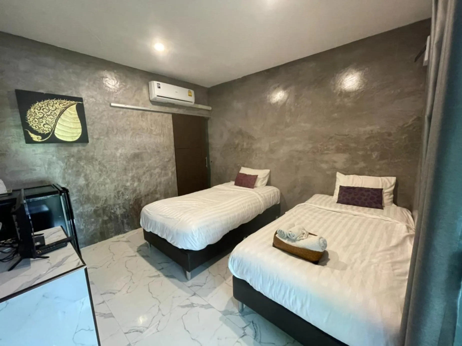 Bedroom, Bed in Long Lake Resort