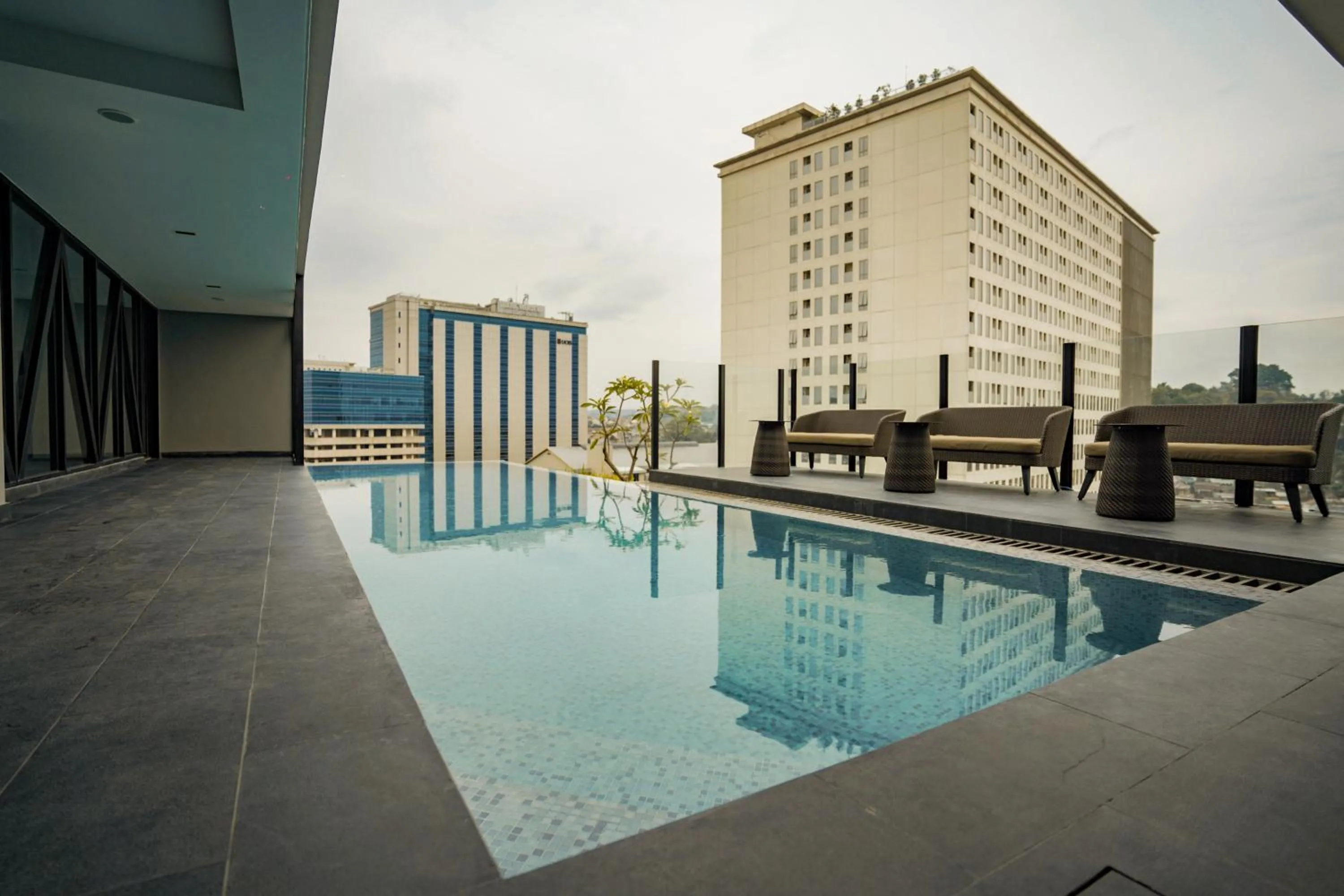 Swimming pool in Awann Sewu Boutique Hotel and Suite Semarang
