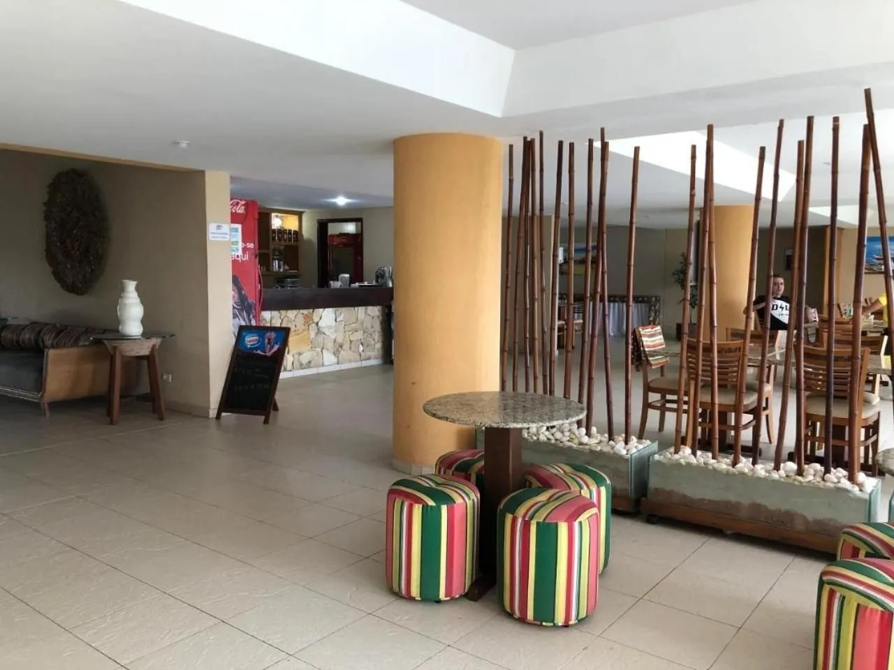 Restaurant/places to eat in Muro Alto Marupiara Suítes