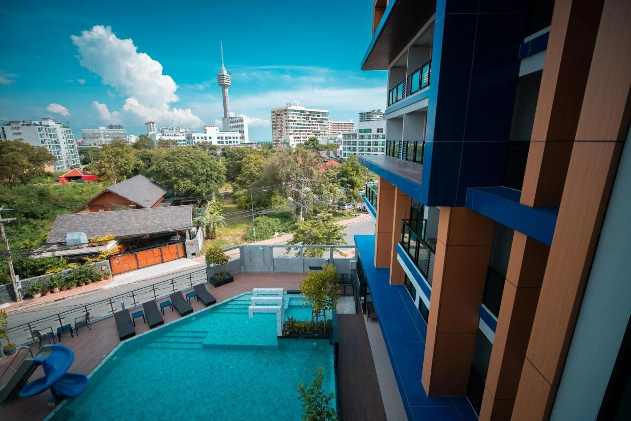 Pool view in Lewit Hotel Pattaya, a member of Radisson Individuals