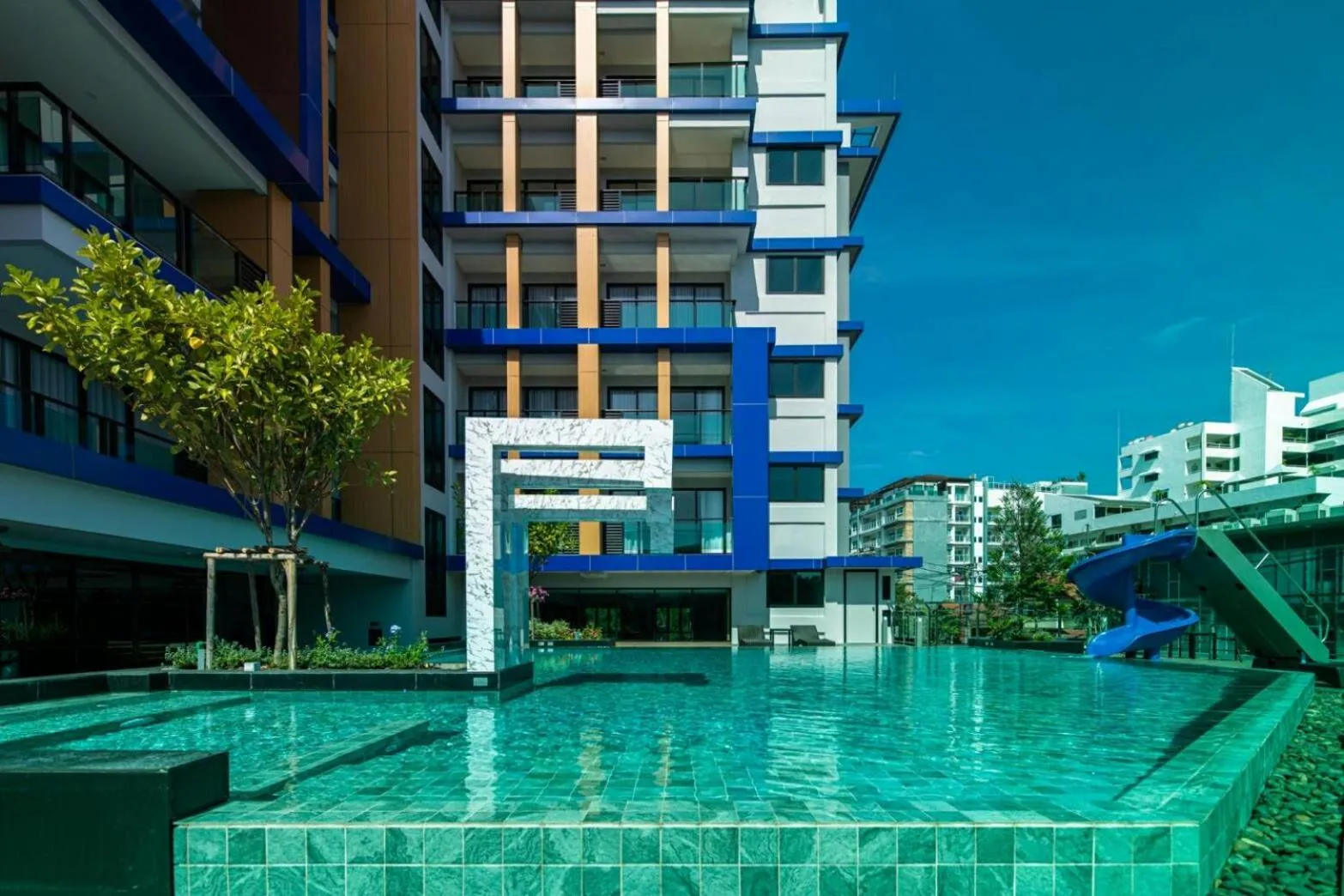 Swimming pool in Lewit Hotel Pattaya, a member of Radisson Individuals
