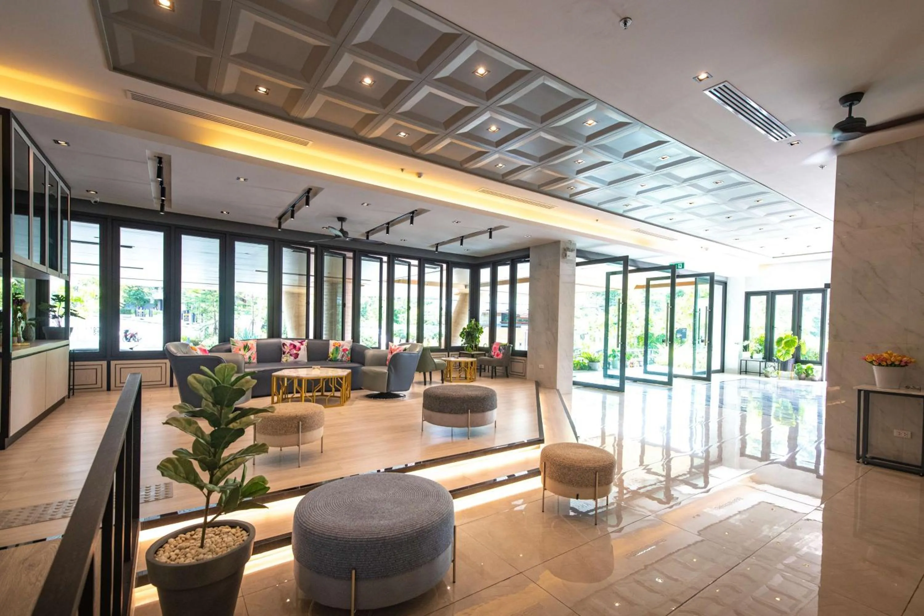 Lobby or reception in Lewit Hotel Pattaya, a member of Radisson Individuals